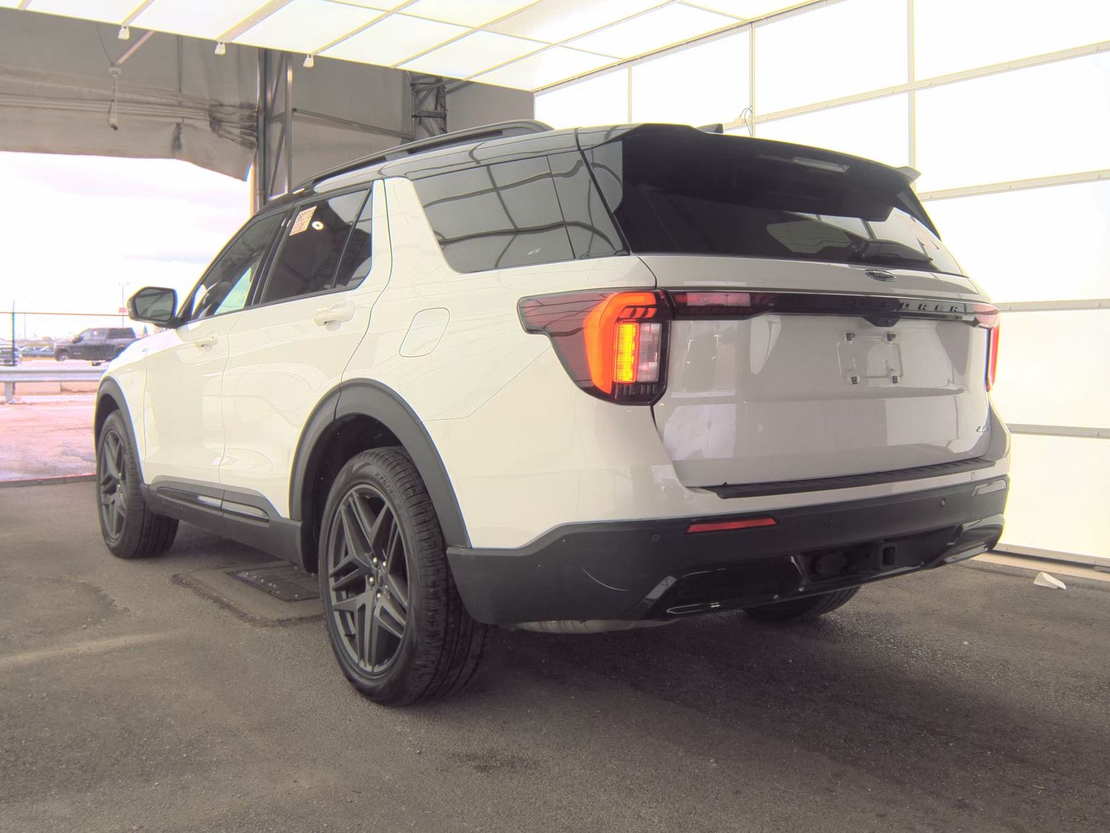 FORD EXPLORER - 9