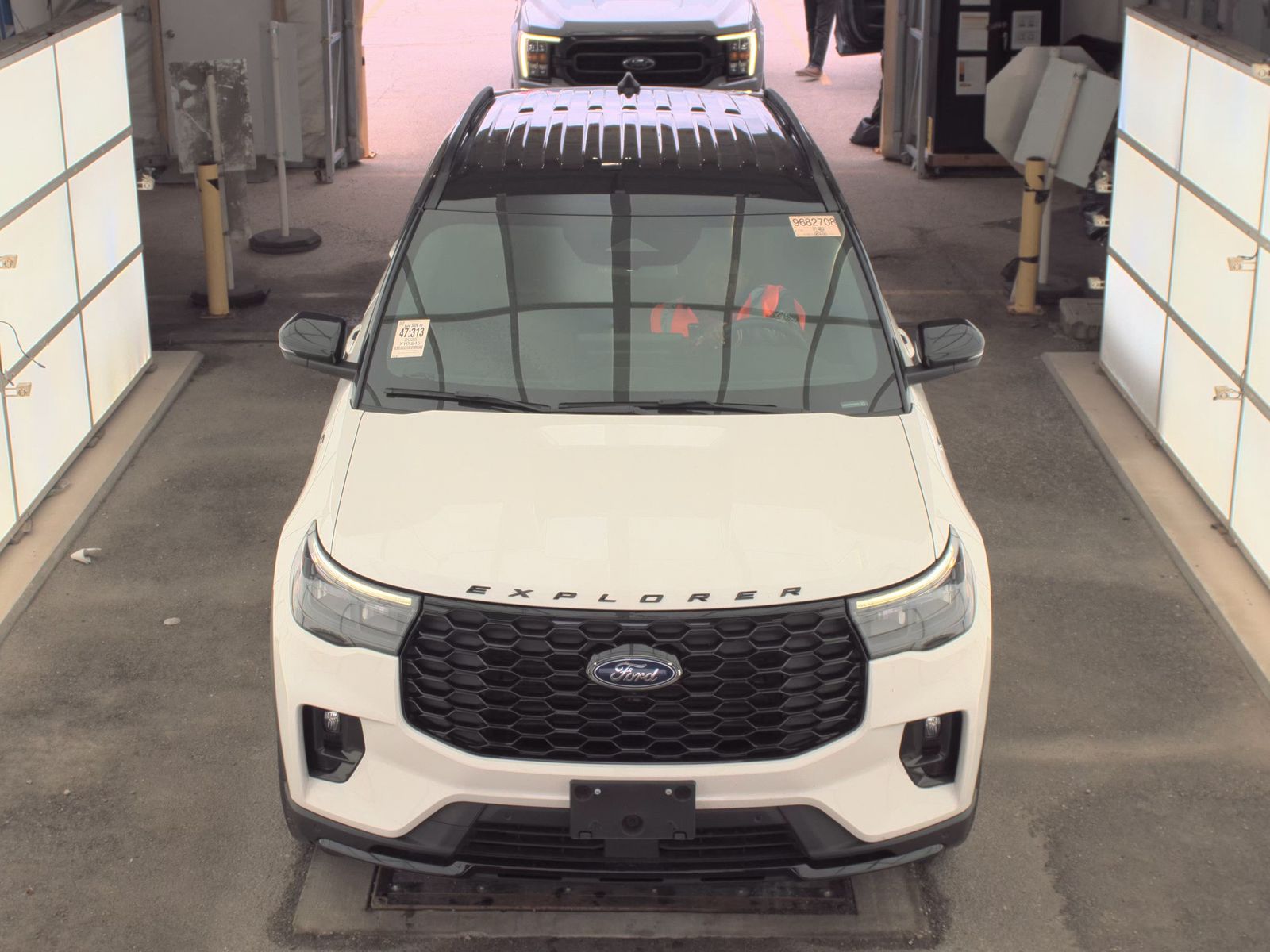 FORD EXPLORER - 3