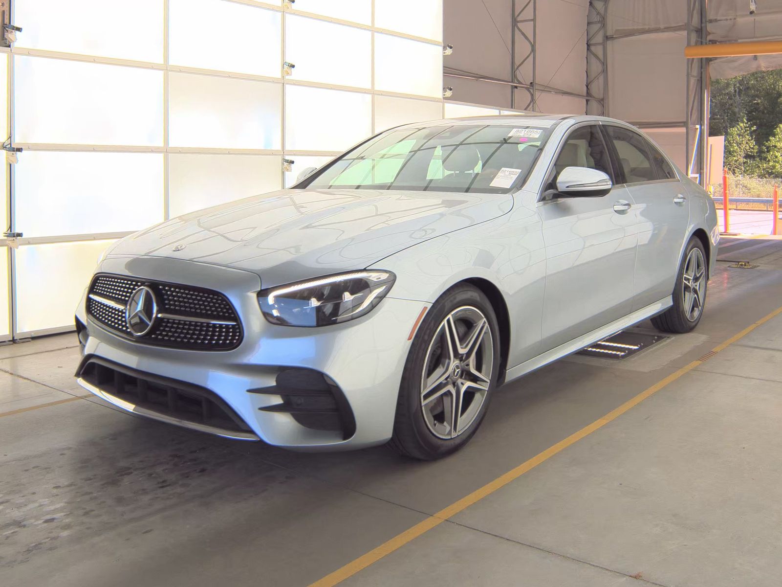 MERCEDES-BENZ E-CLASS - 1