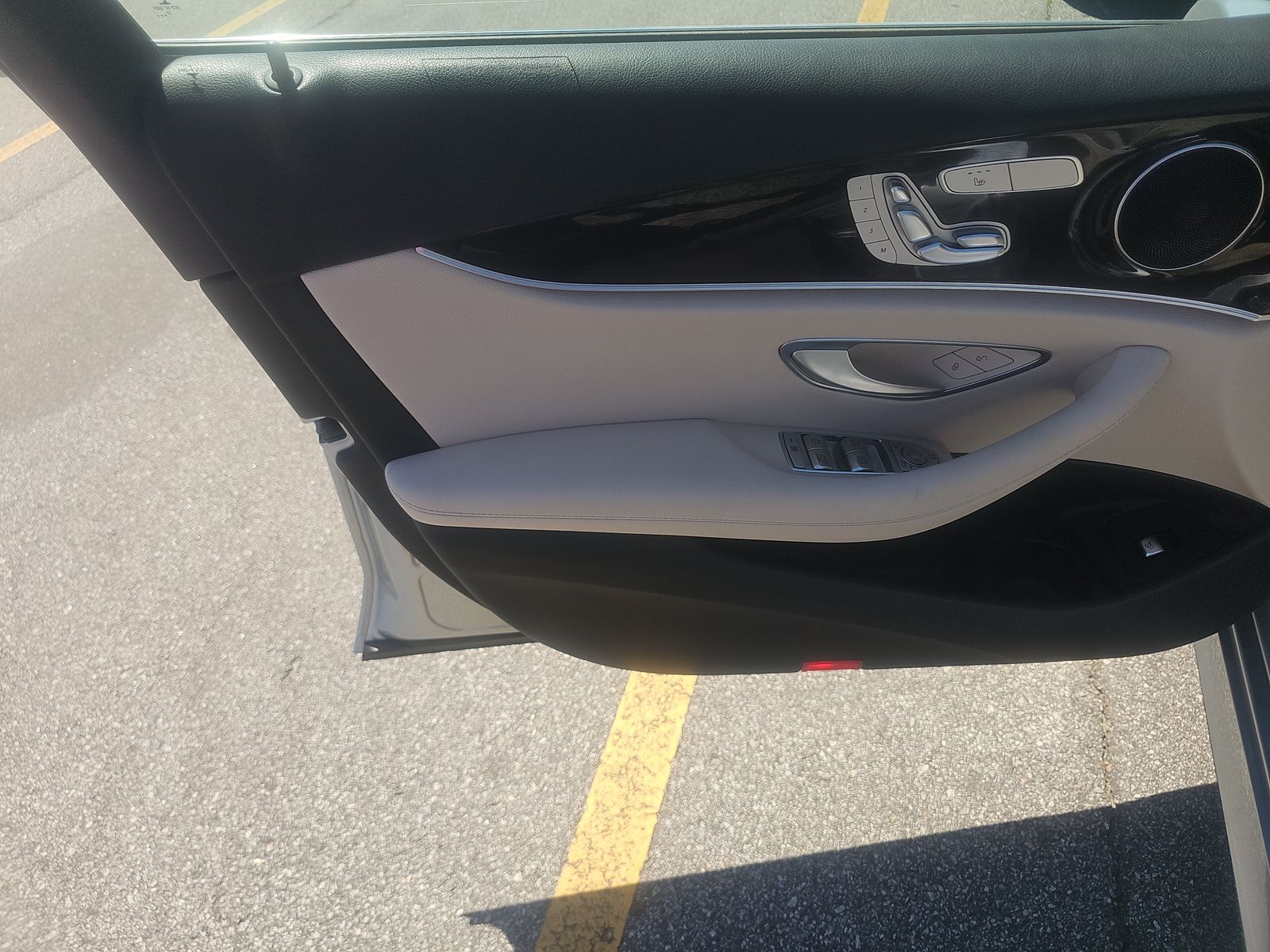 MERCEDES-BENZ E-CLASS - 10