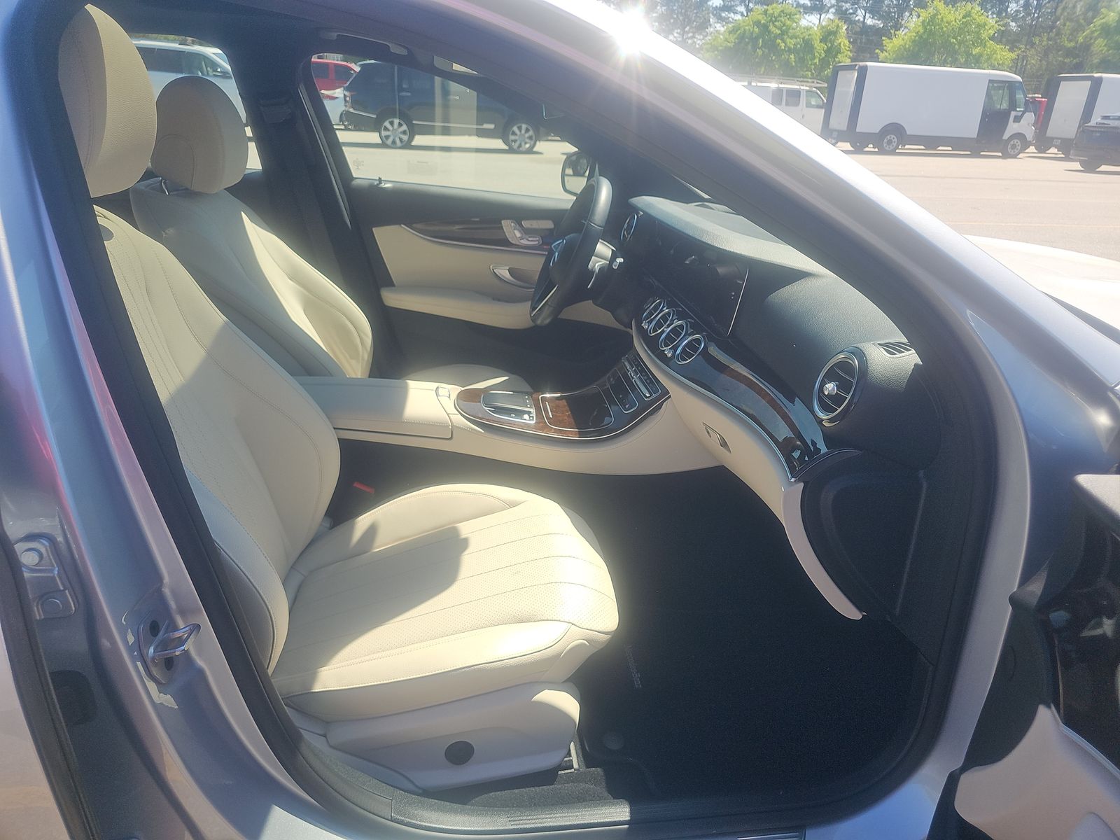 MERCEDES-BENZ E-CLASS - 9