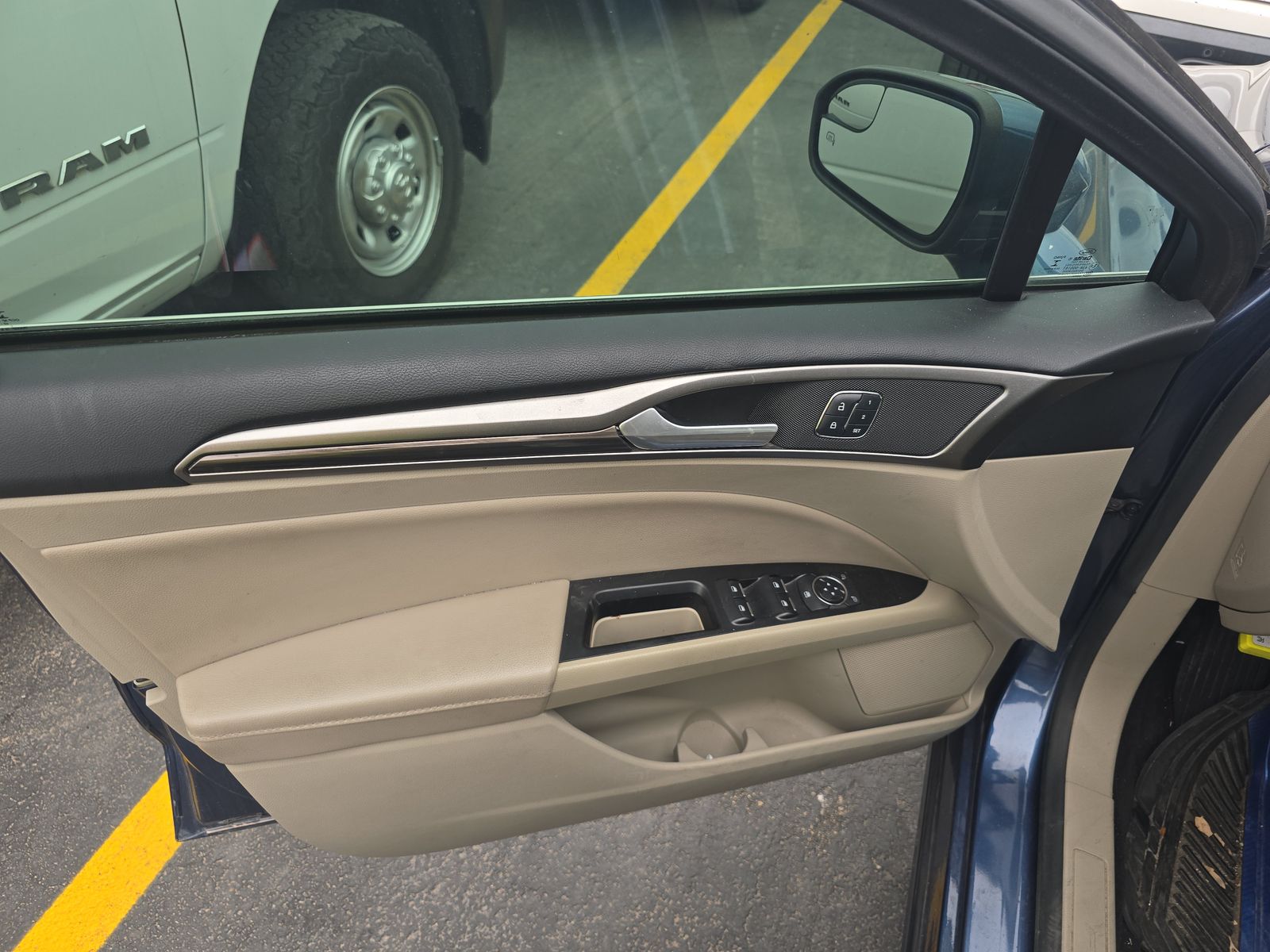 FORD FUSION - 10
