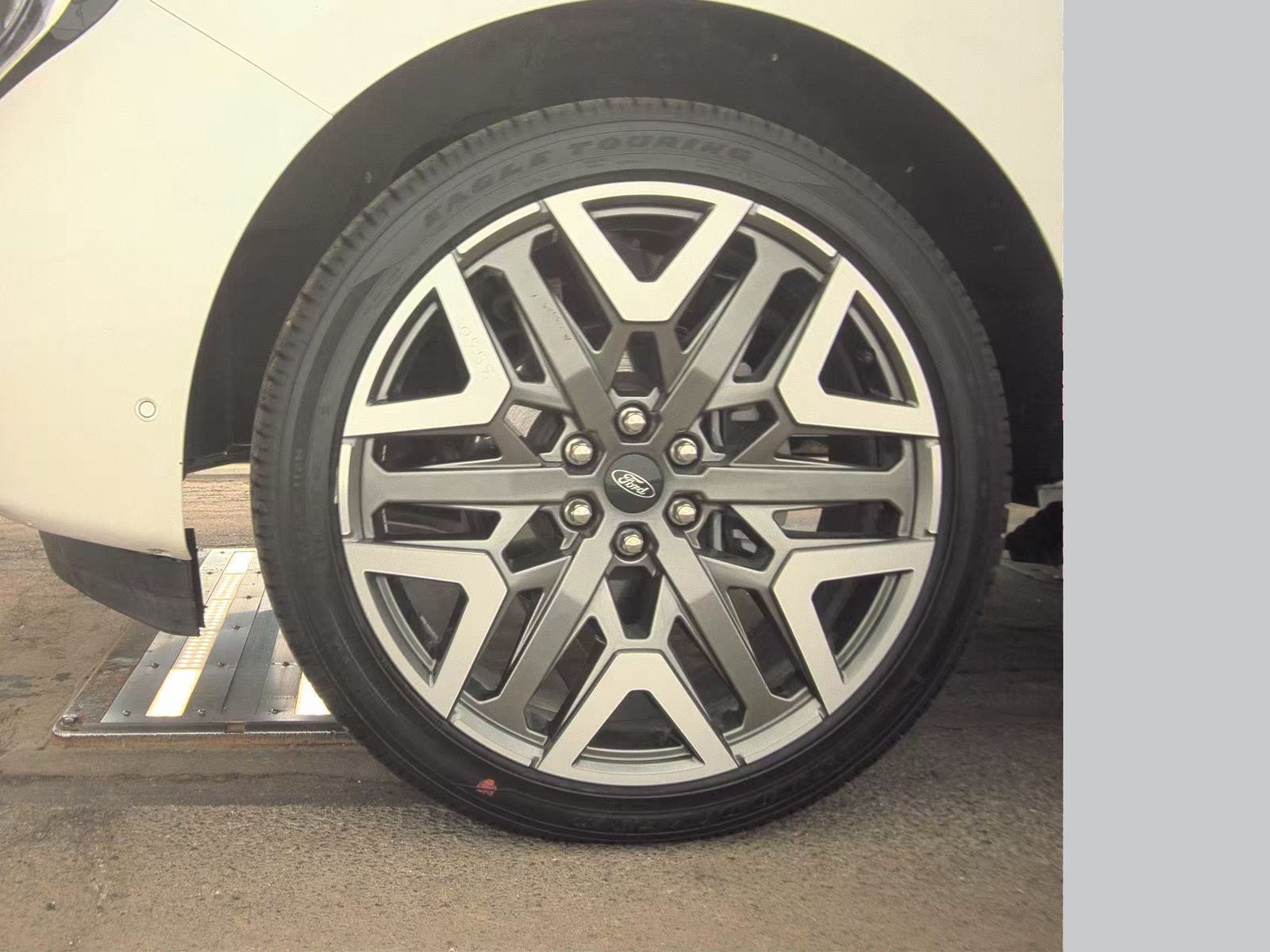 FORD EXPEDITION - 10