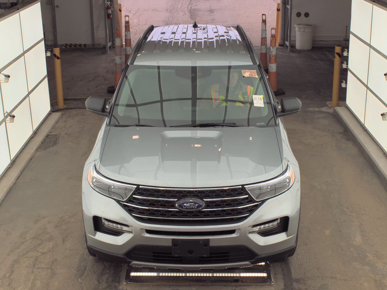 FORD EXPLORER - 3