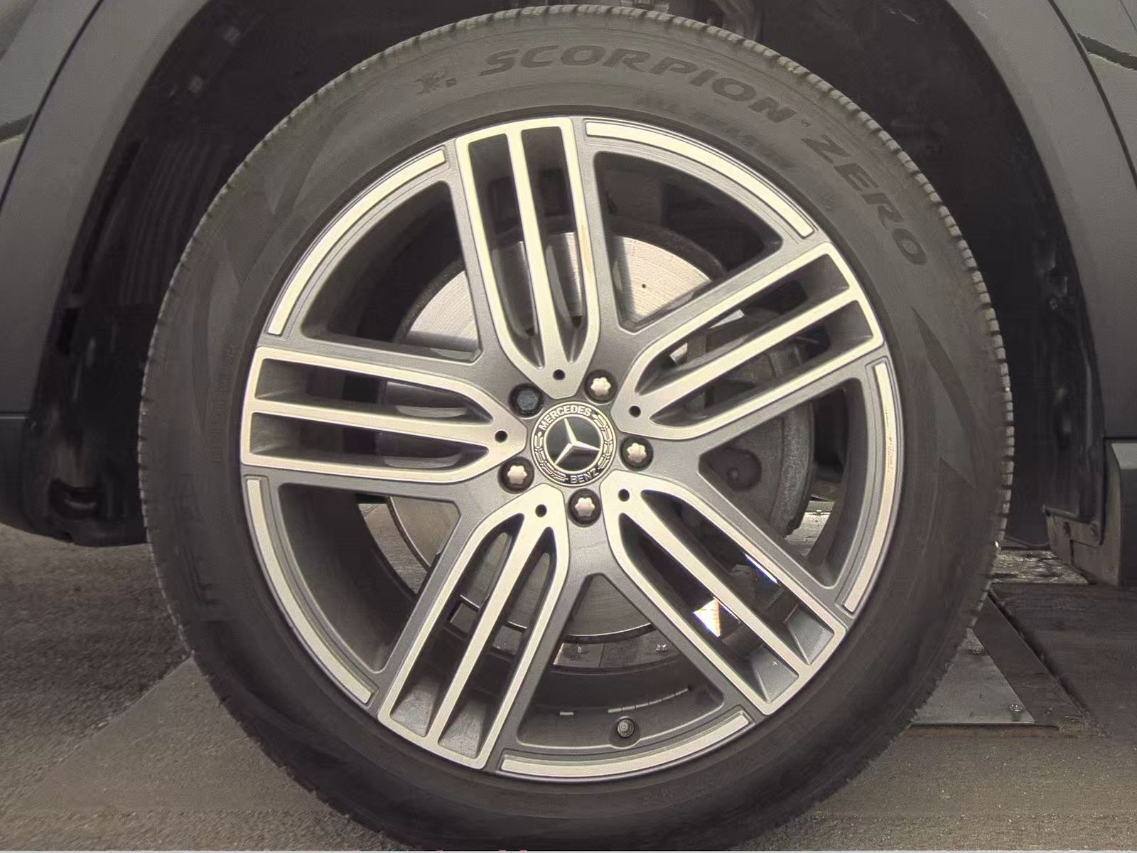 MERCEDES-BENZ GLS-CLASS - 10