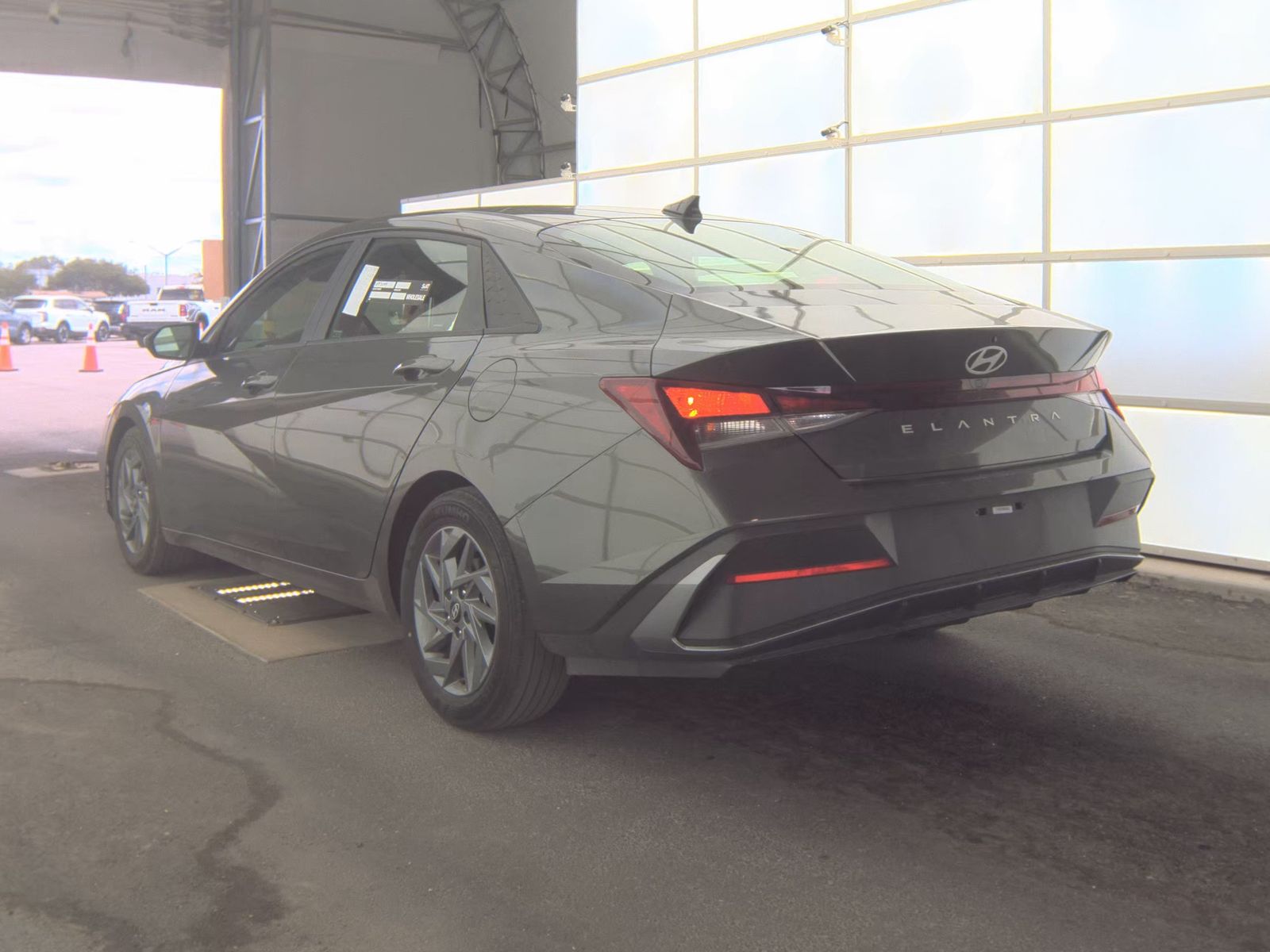 2024 Hyundai Elantra SEL FWD