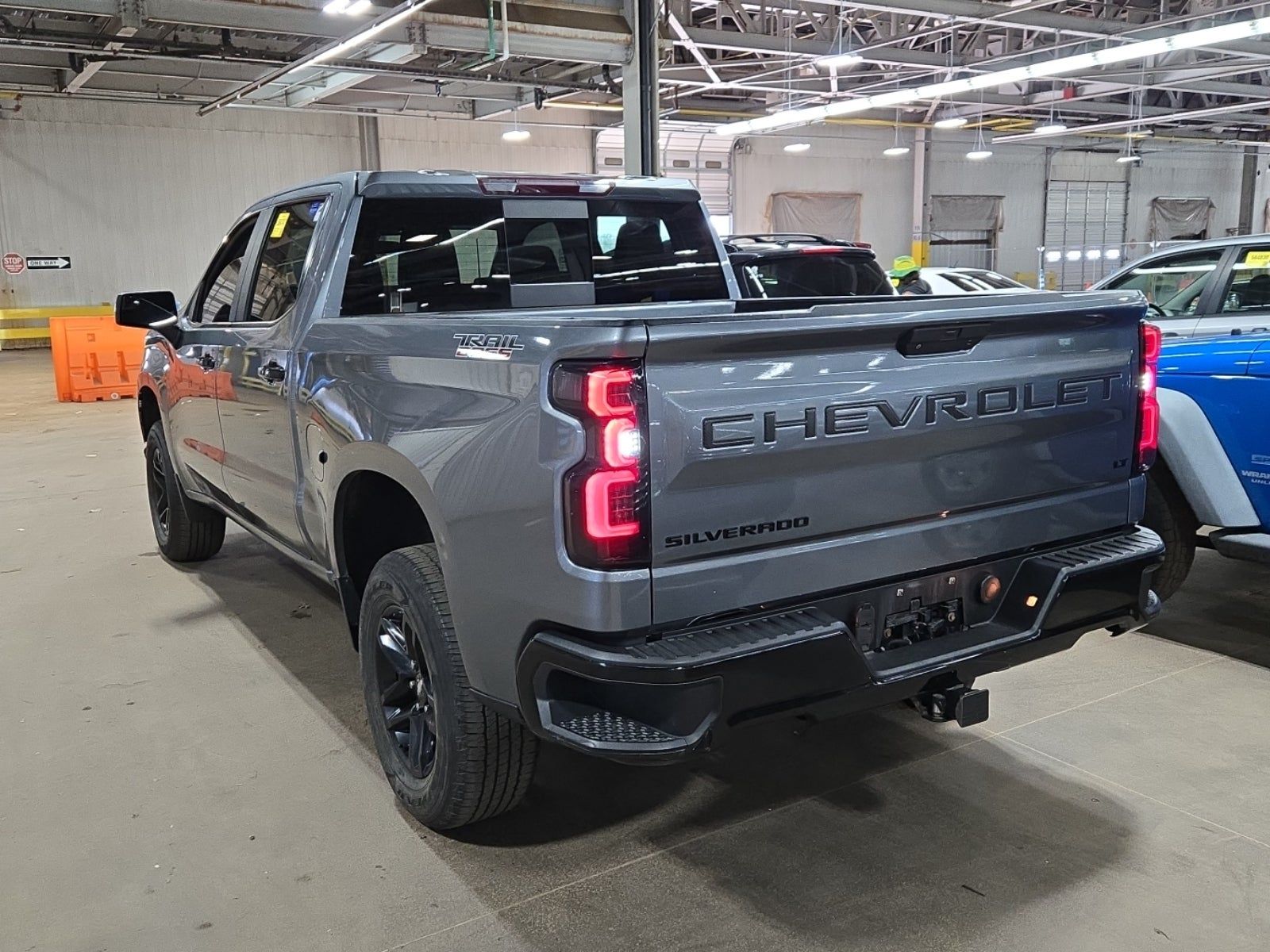 CHEVROLET SILVERADO - 4