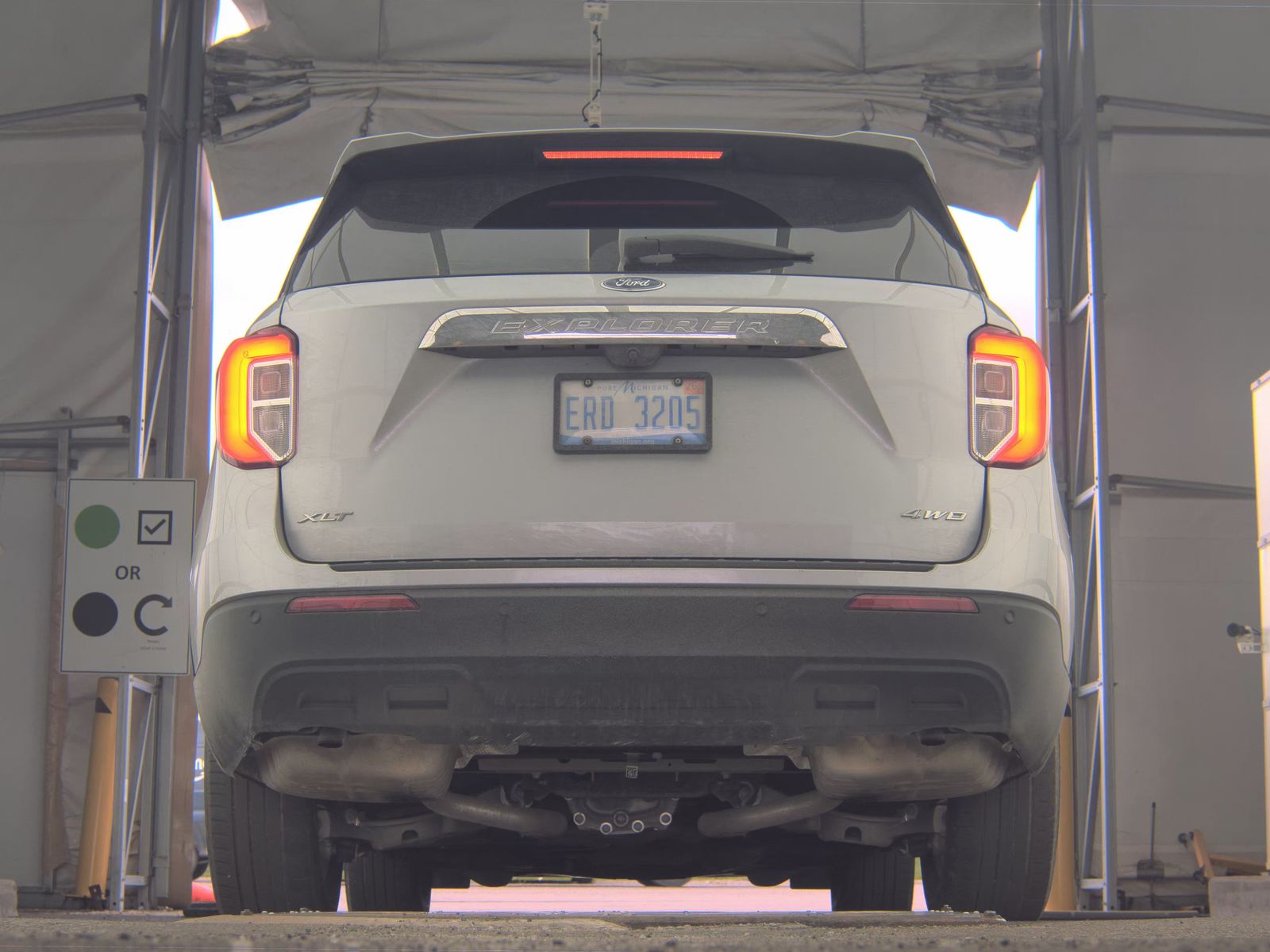 FORD EXPLORER - 8