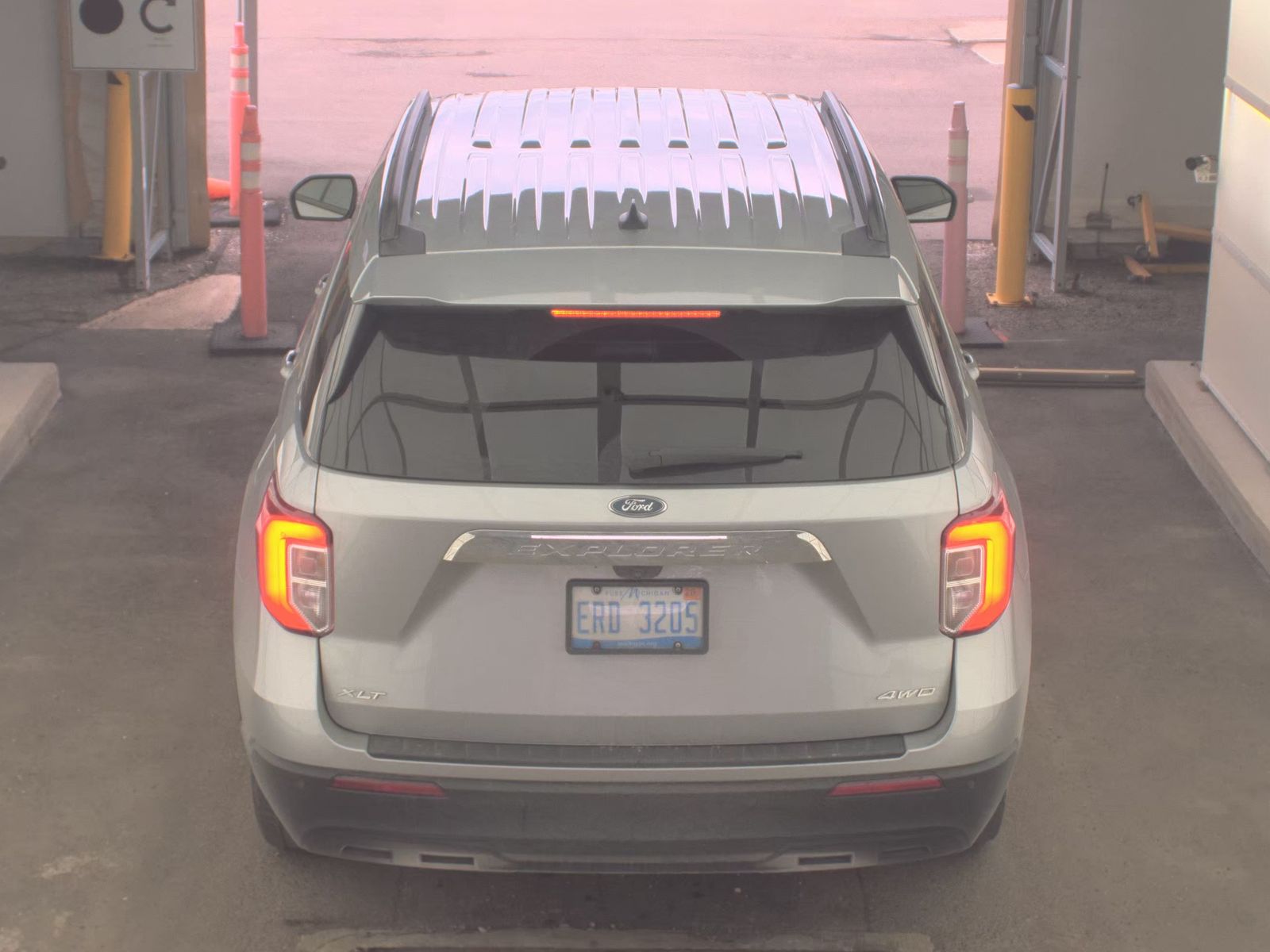 FORD EXPLORER - 7