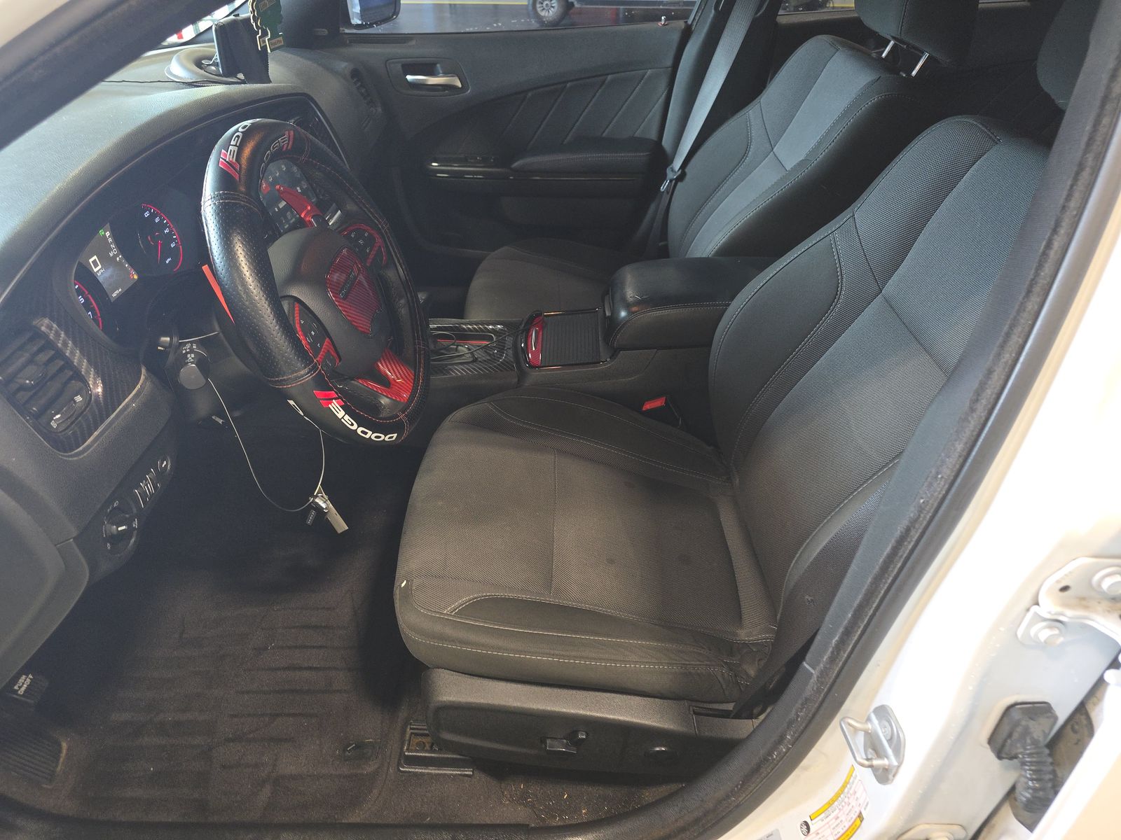 DODGE CHALLENGER - 8