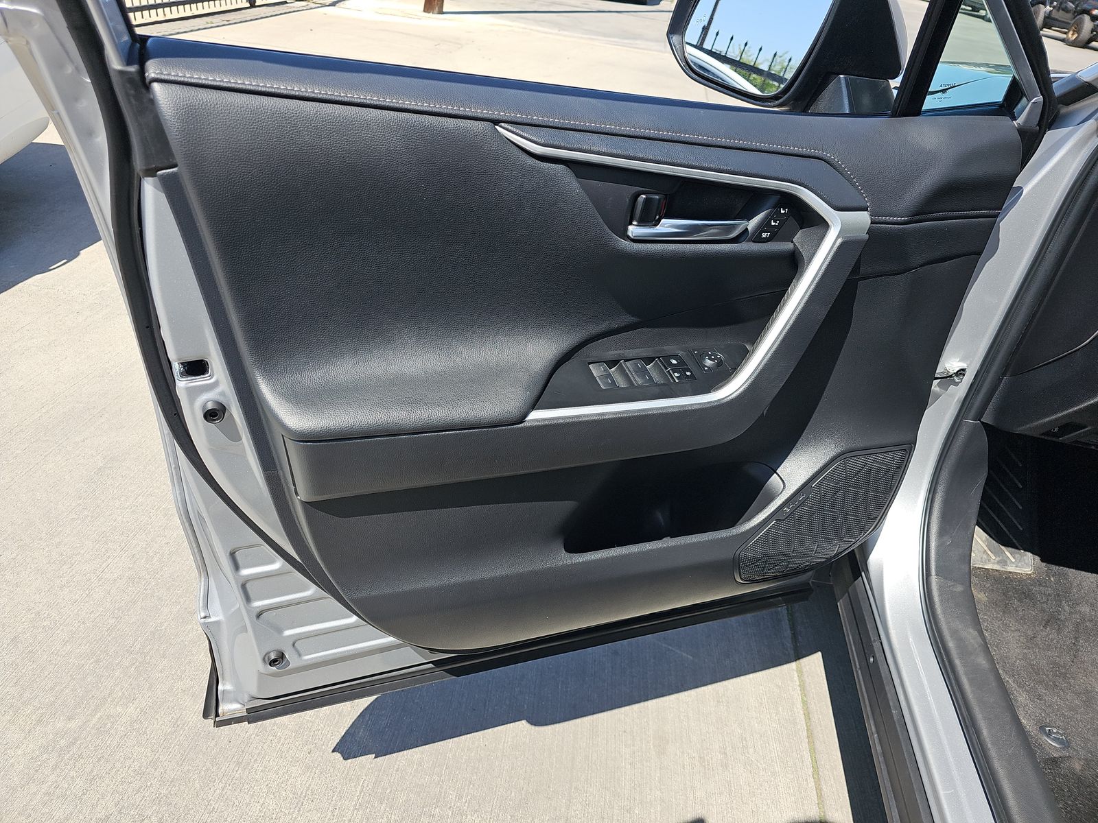 TOYOTA PRIUS - 10