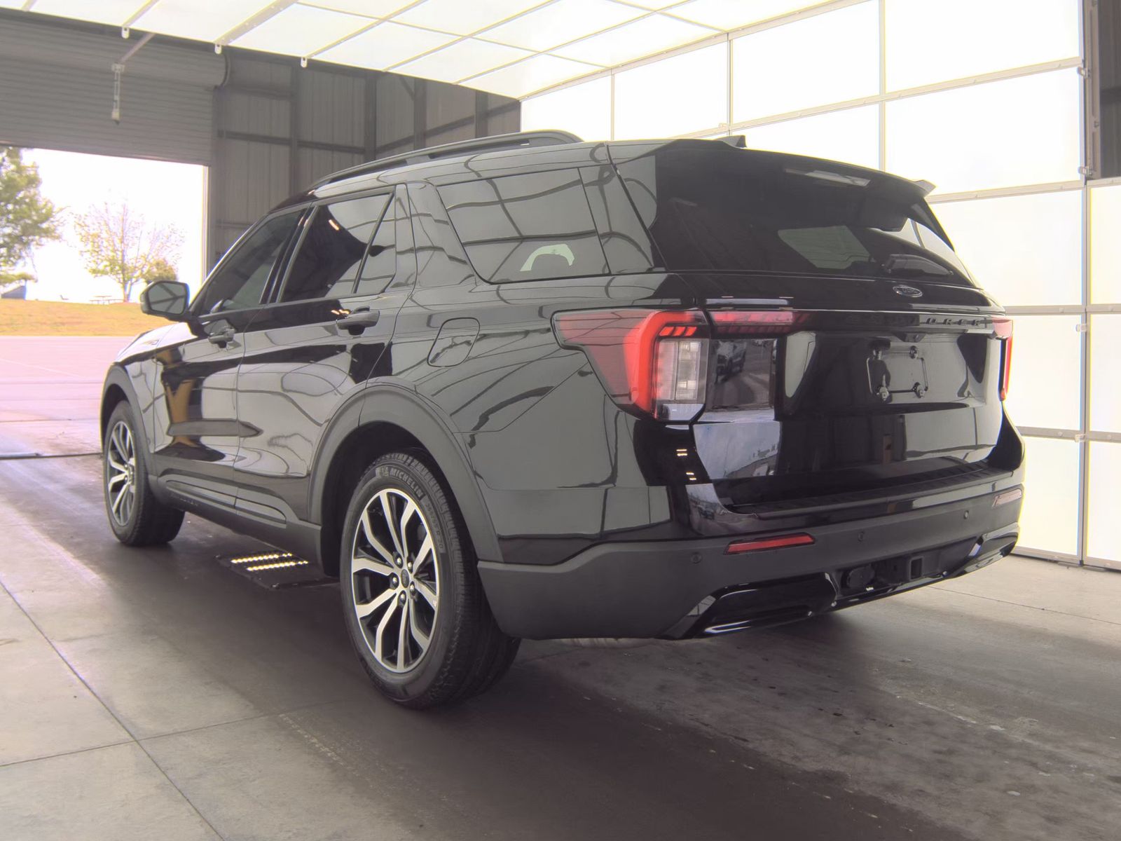 FORD EXPLORER - 9