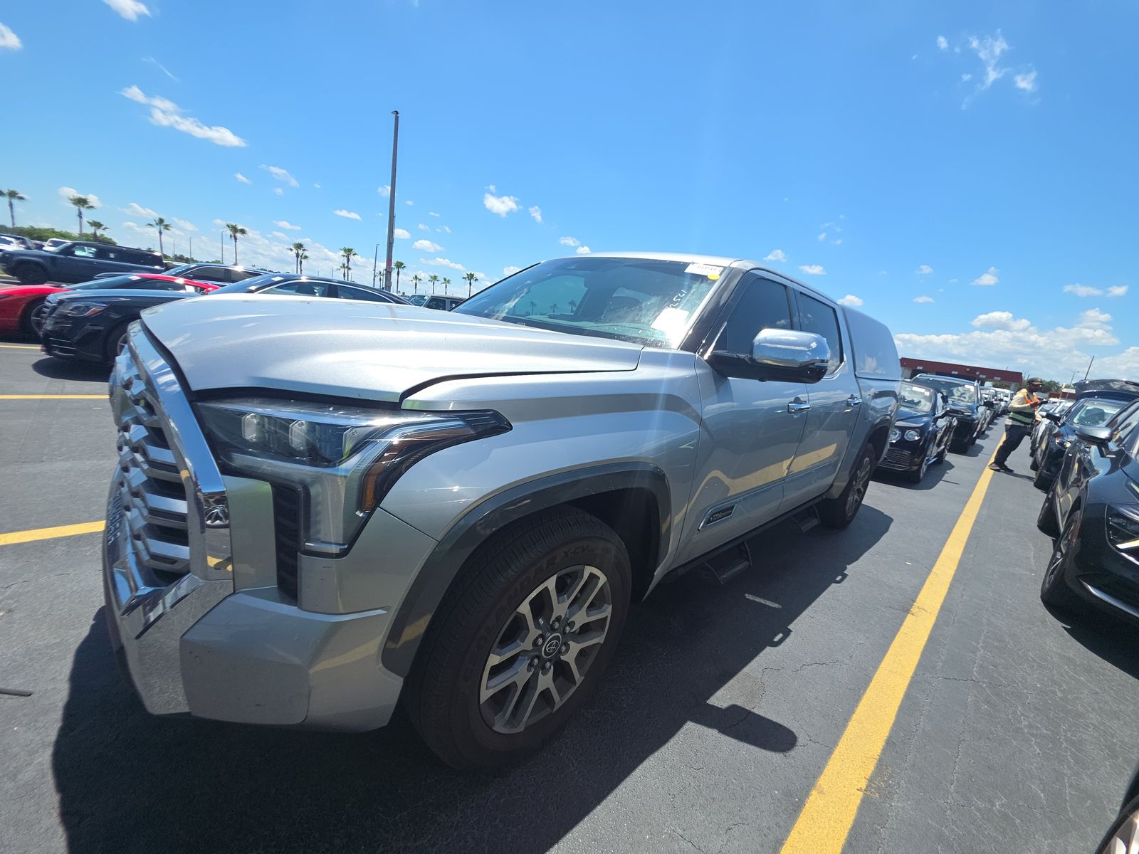 TOYOTA TUNDRA - 1
