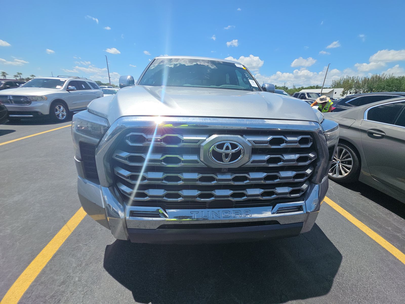 TOYOTA TUNDRA - 3