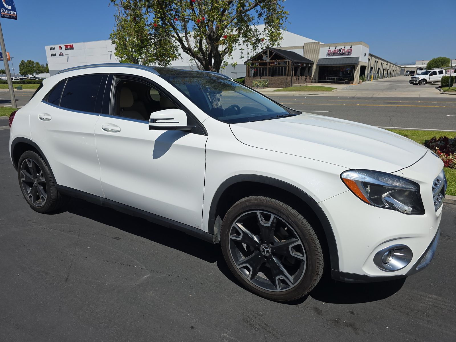 MERCEDES-BENZ GLA-CLASS - 4