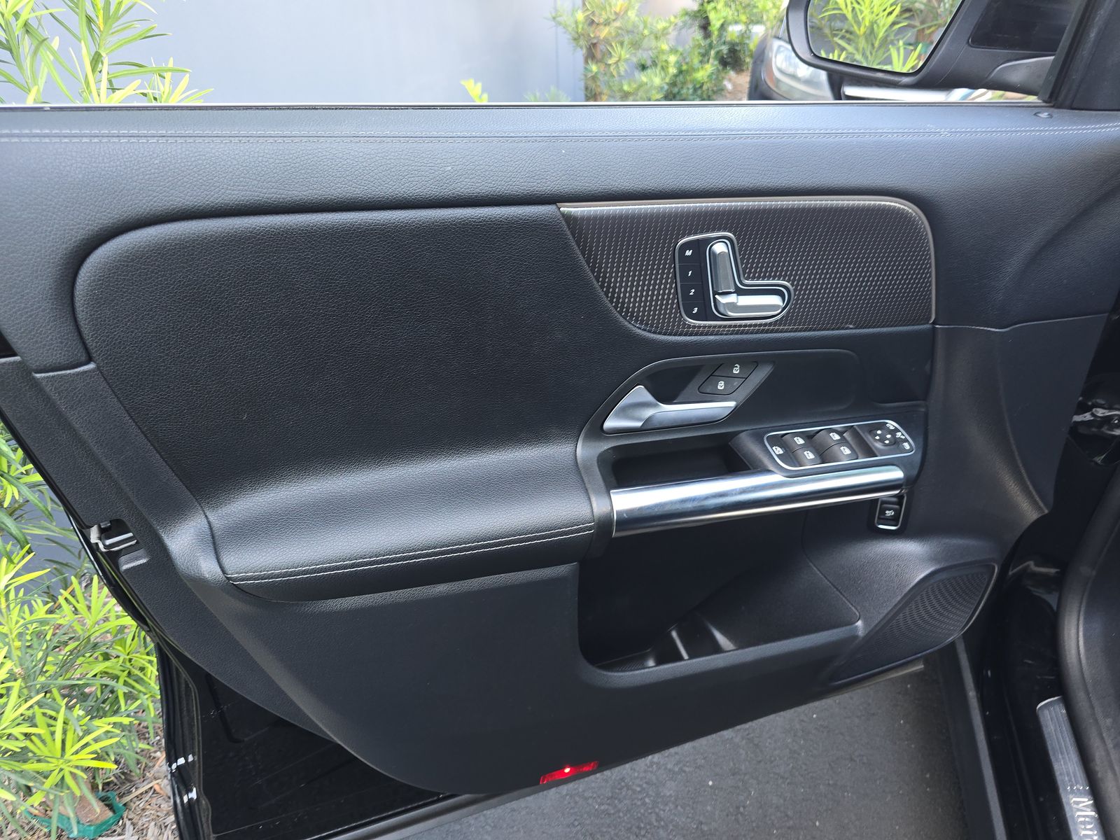 MERCEDES-BENZ GLA-CLASS - 10