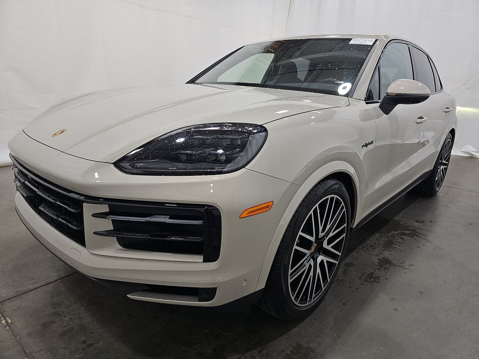PORSCHE CAYENNE - 1