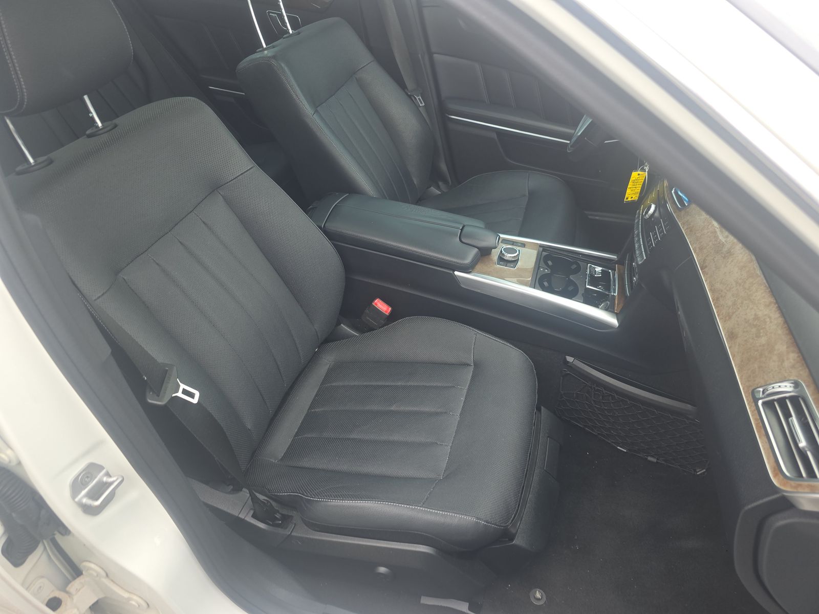 MERCEDES-BENZ E-CLASS - 9