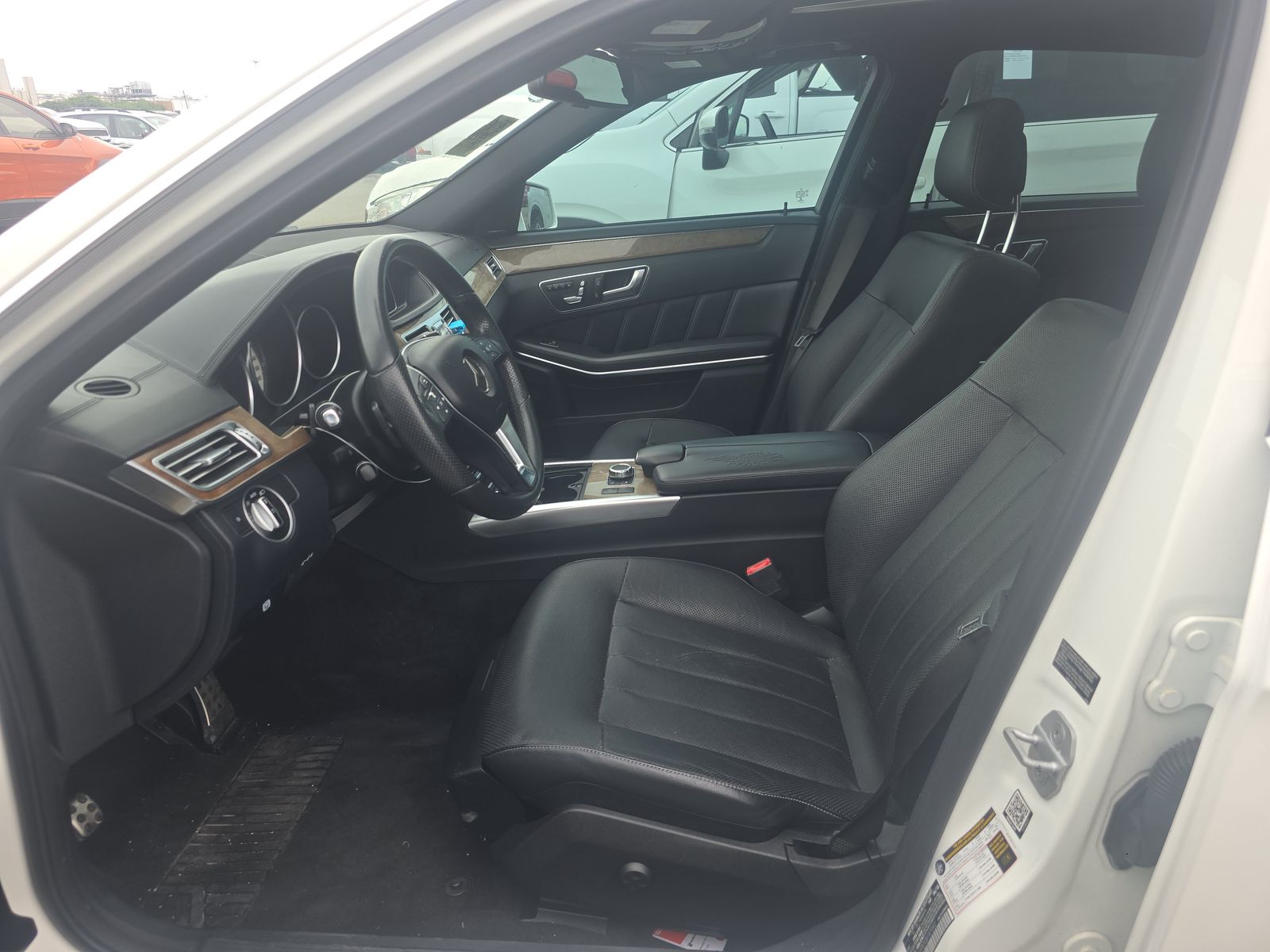 MERCEDES-BENZ E-CLASS - 8