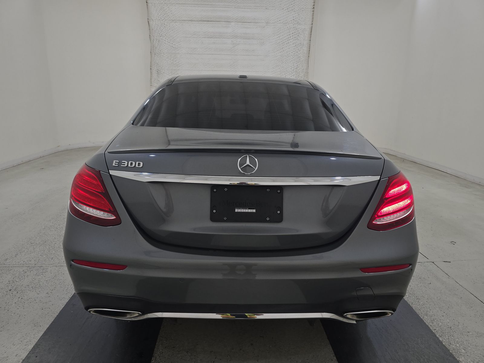 MERCEDES-BENZ E-CLASS - 6