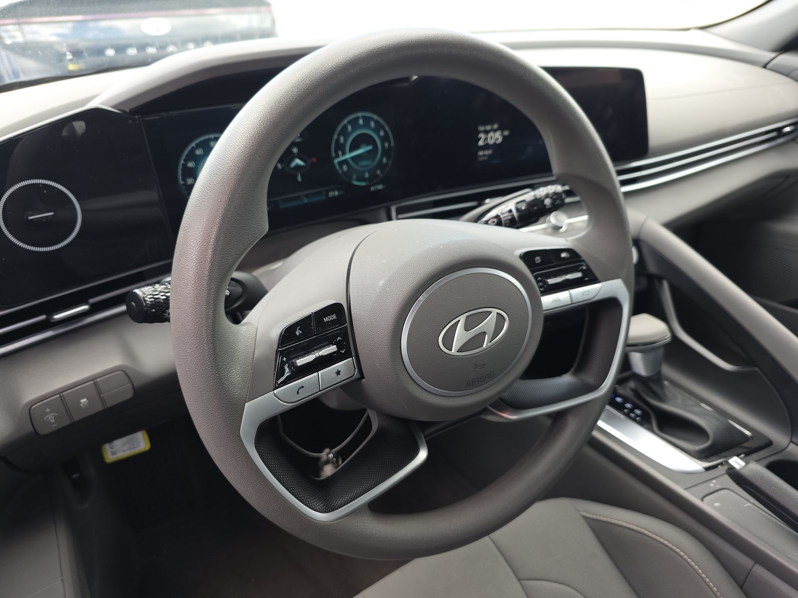 2024 Hyundai Elantra SEL FWD