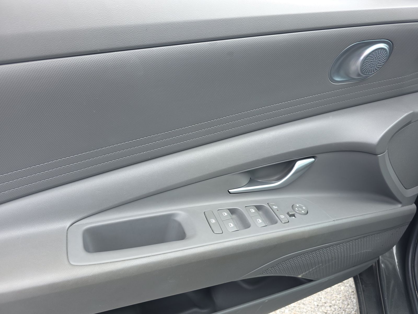2024 Hyundai Elantra SEL FWD