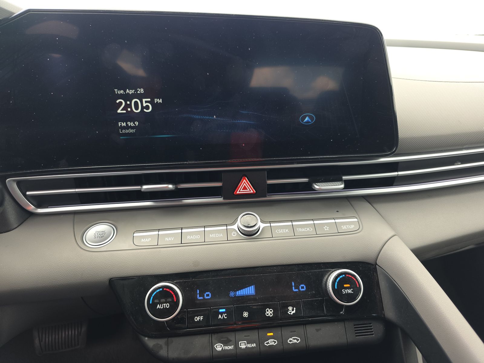 2024 Hyundai Elantra SEL FWD