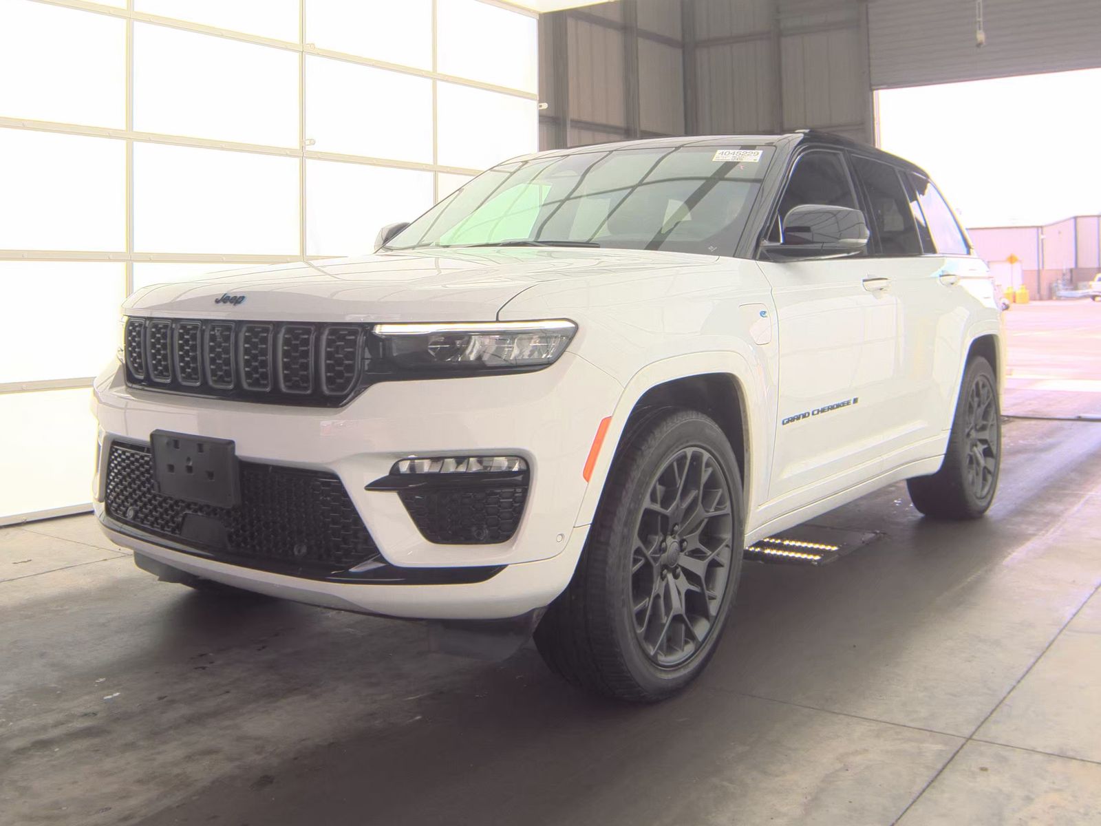 JEEP GRAND CHEROKEE - 1