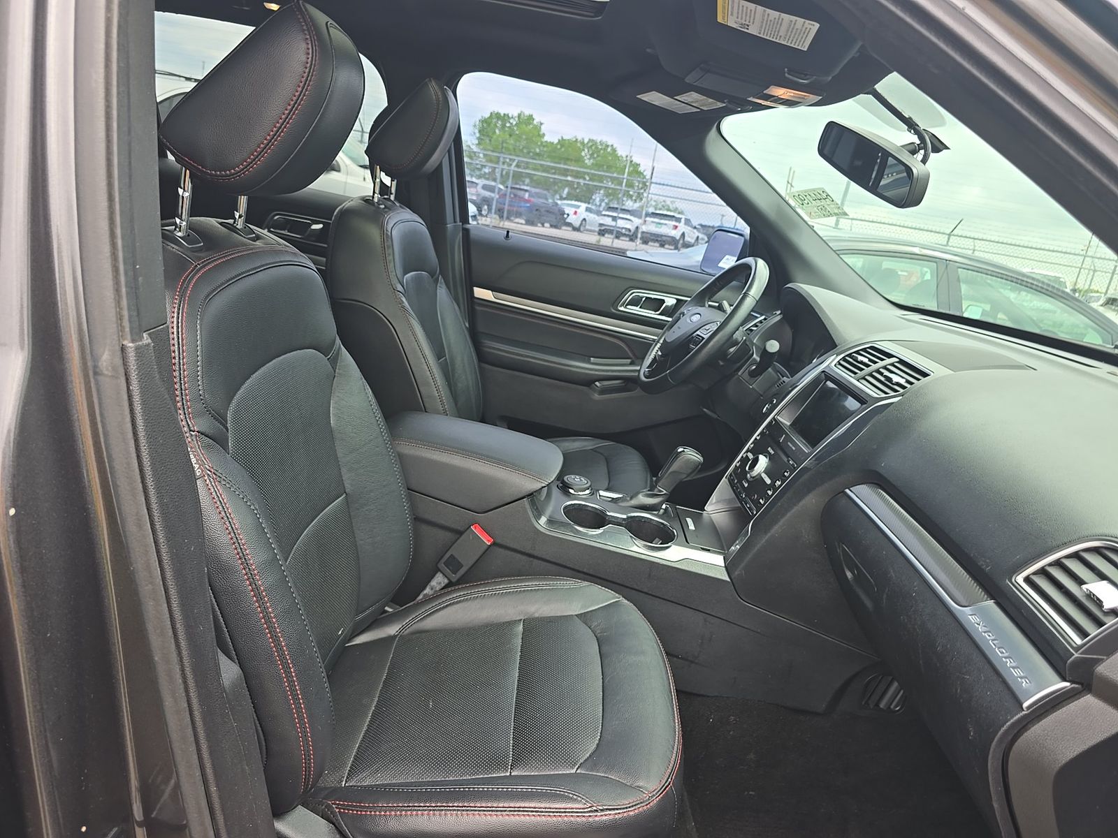 FORD EXPLORER - 9