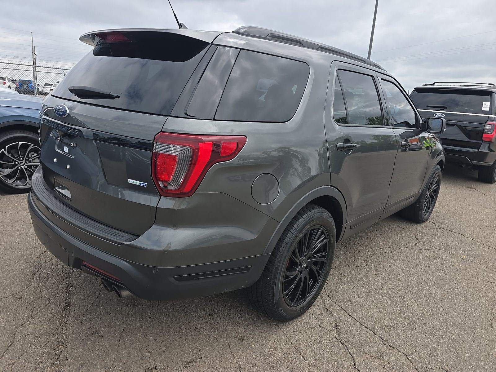 FORD EXPLORER - 5