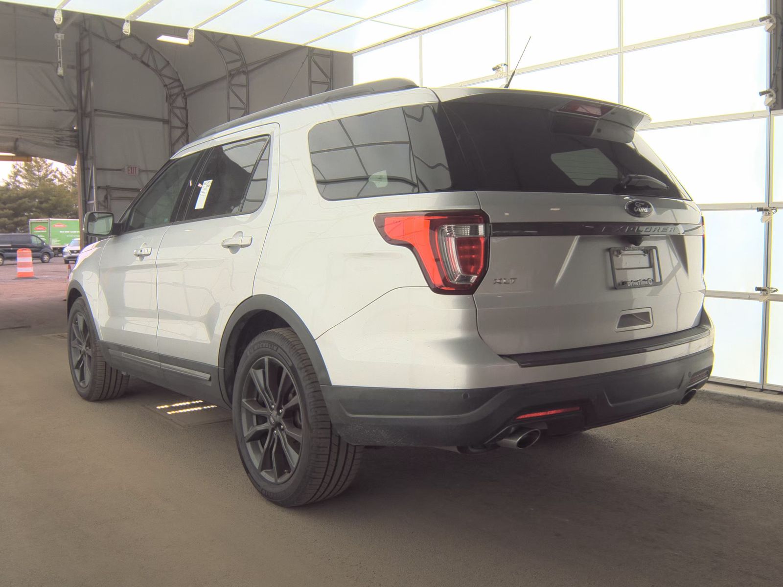 FORD EXPLORER - 9