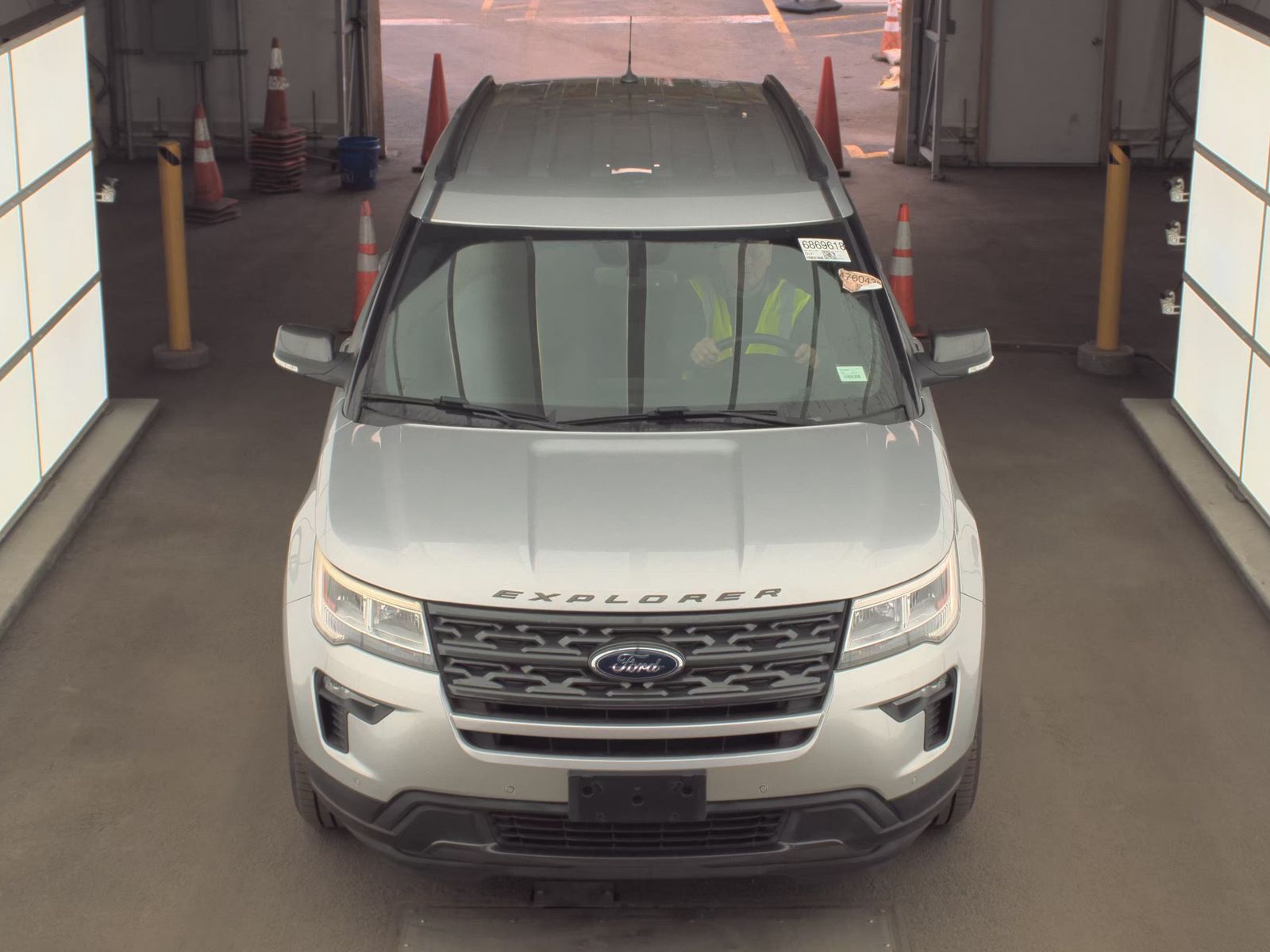 FORD EXPLORER - 3