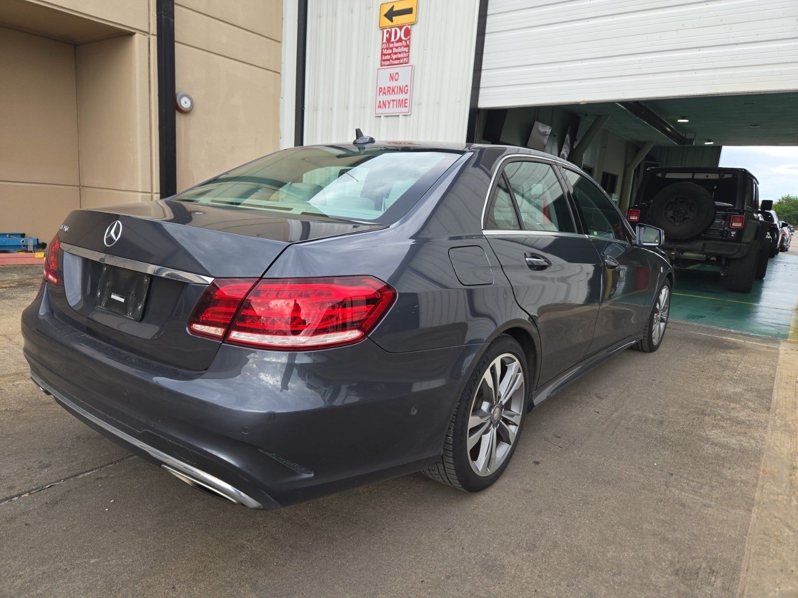 MERCEDES-BENZ E-CLASS - 6