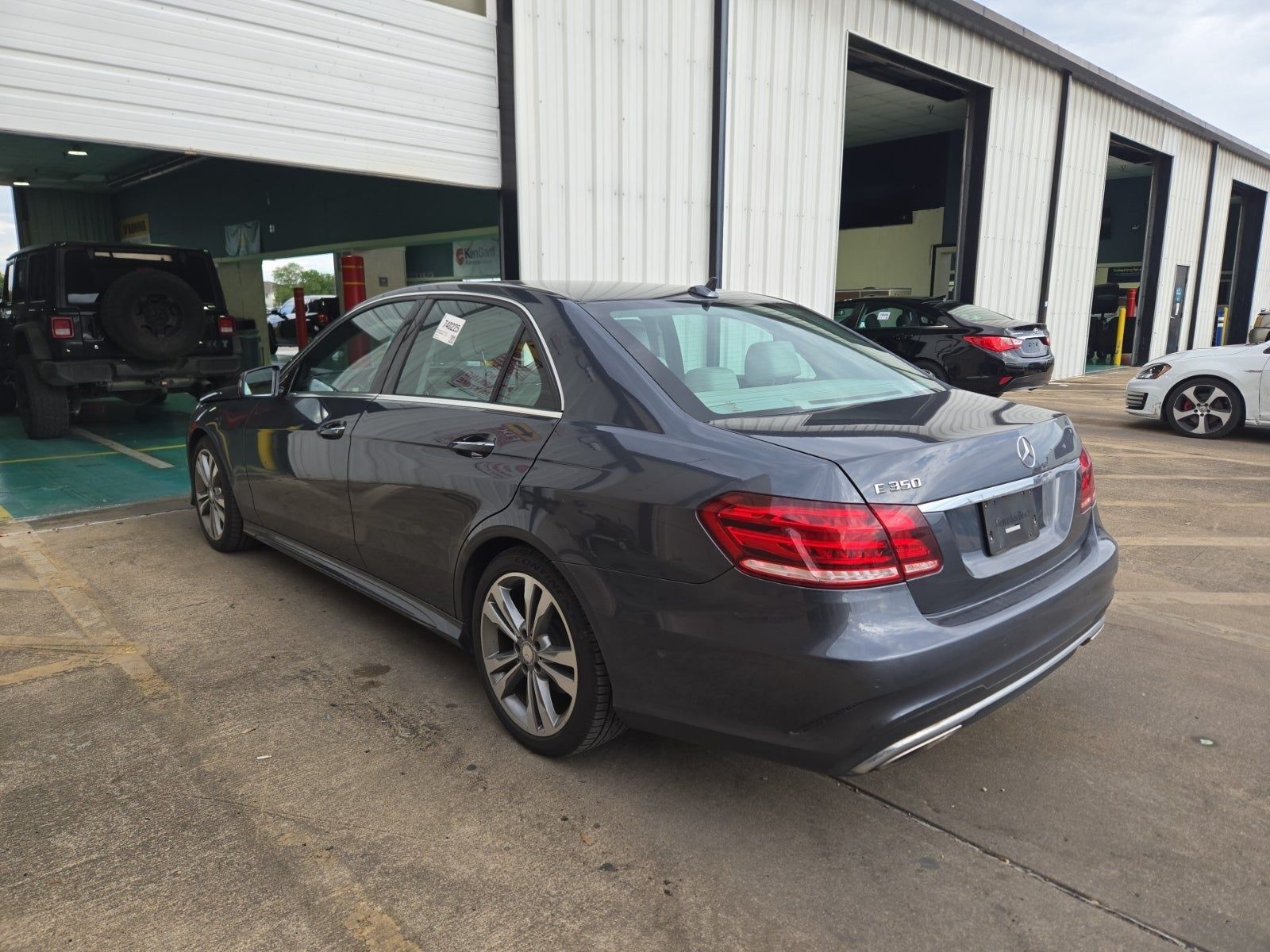 MERCEDES-BENZ E-CLASS - 4