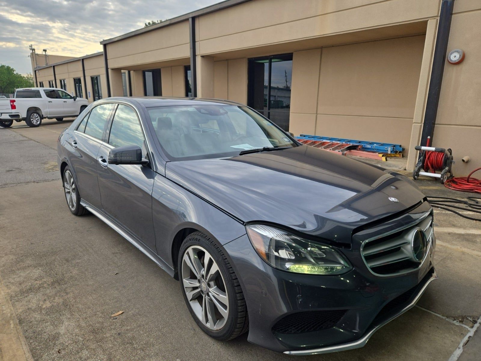 MERCEDES-BENZ E-CLASS - 7