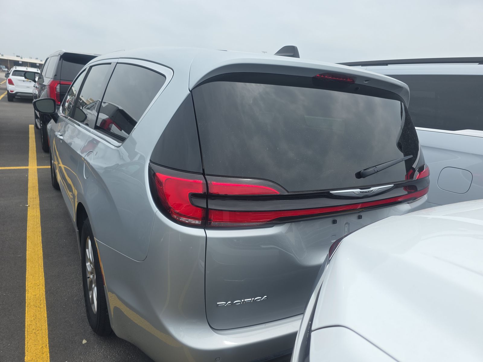 2024 Chrysler Pacifica Touring L FWD
