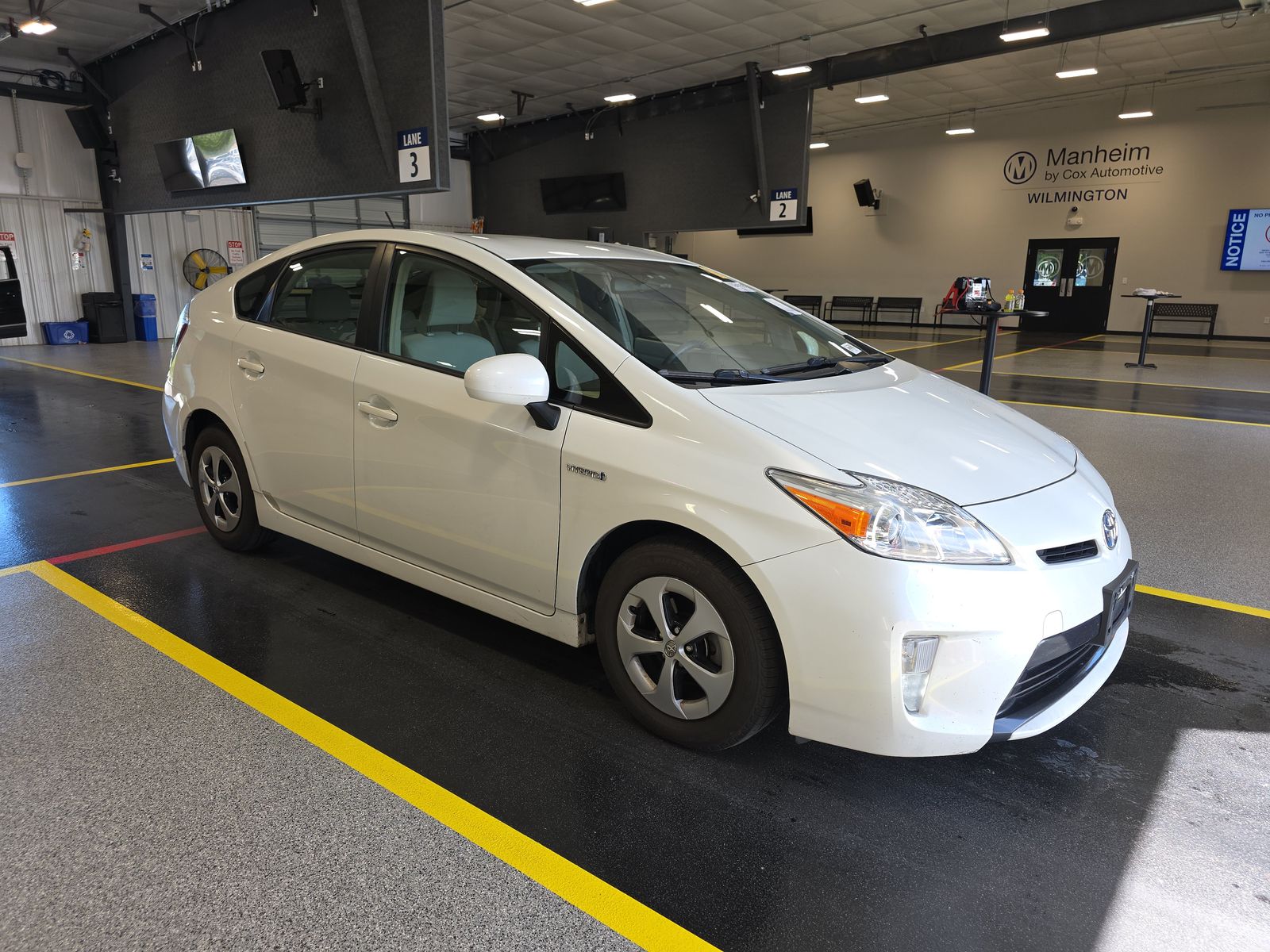 TOYOTA PRIUS - 4