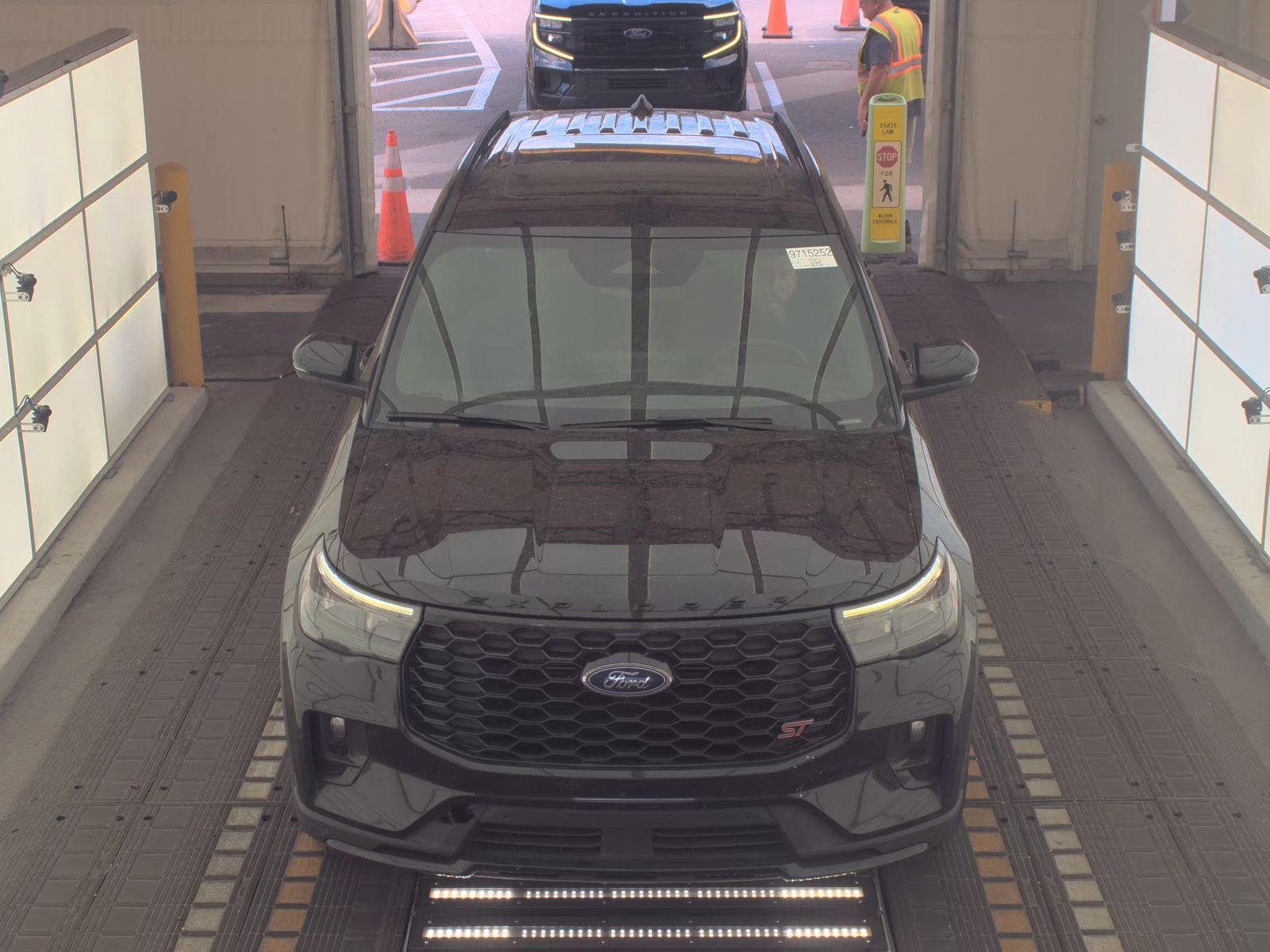 FORD EXPLORER - 3