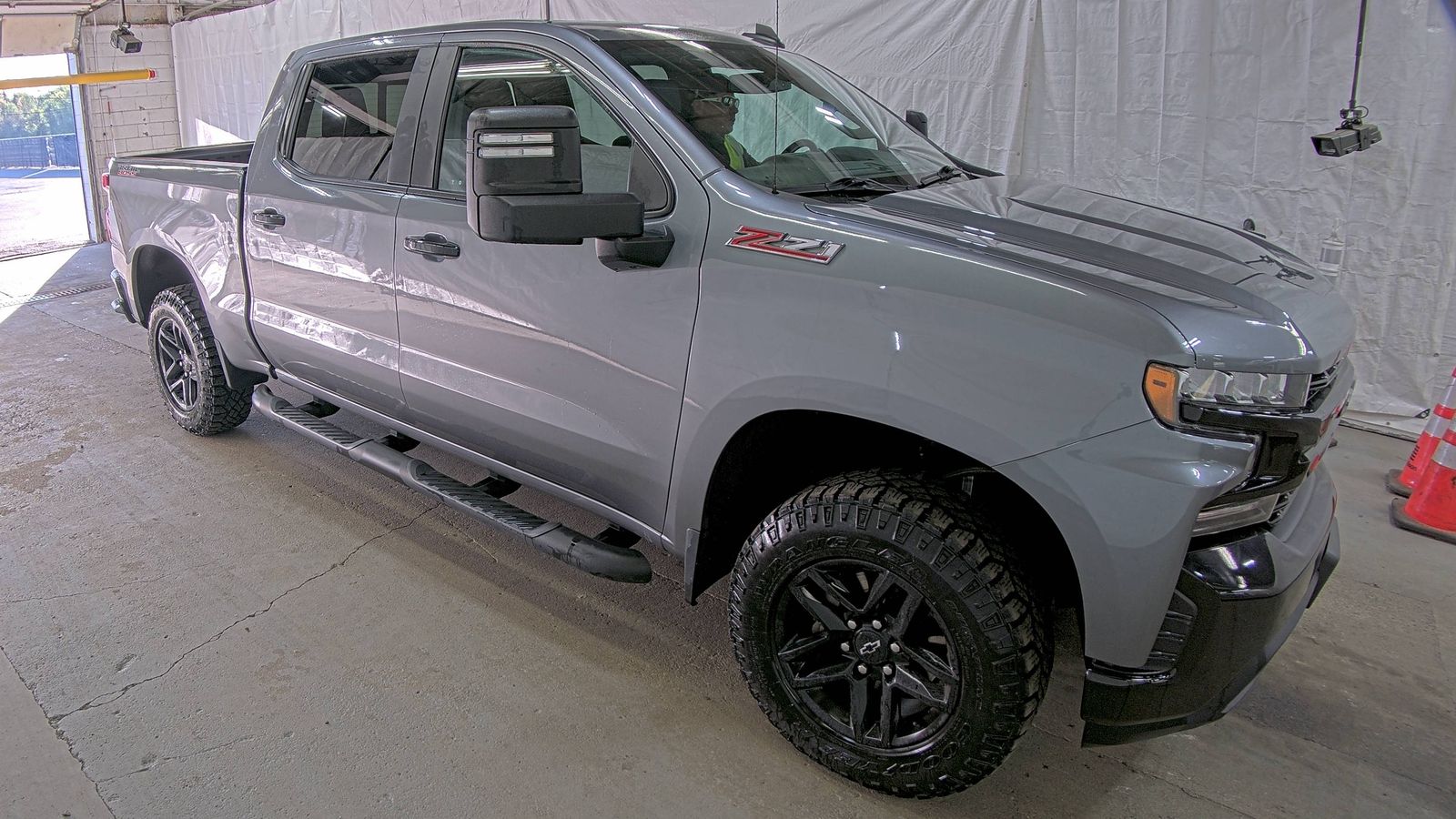 CHEVROLET SILVERADO - 4