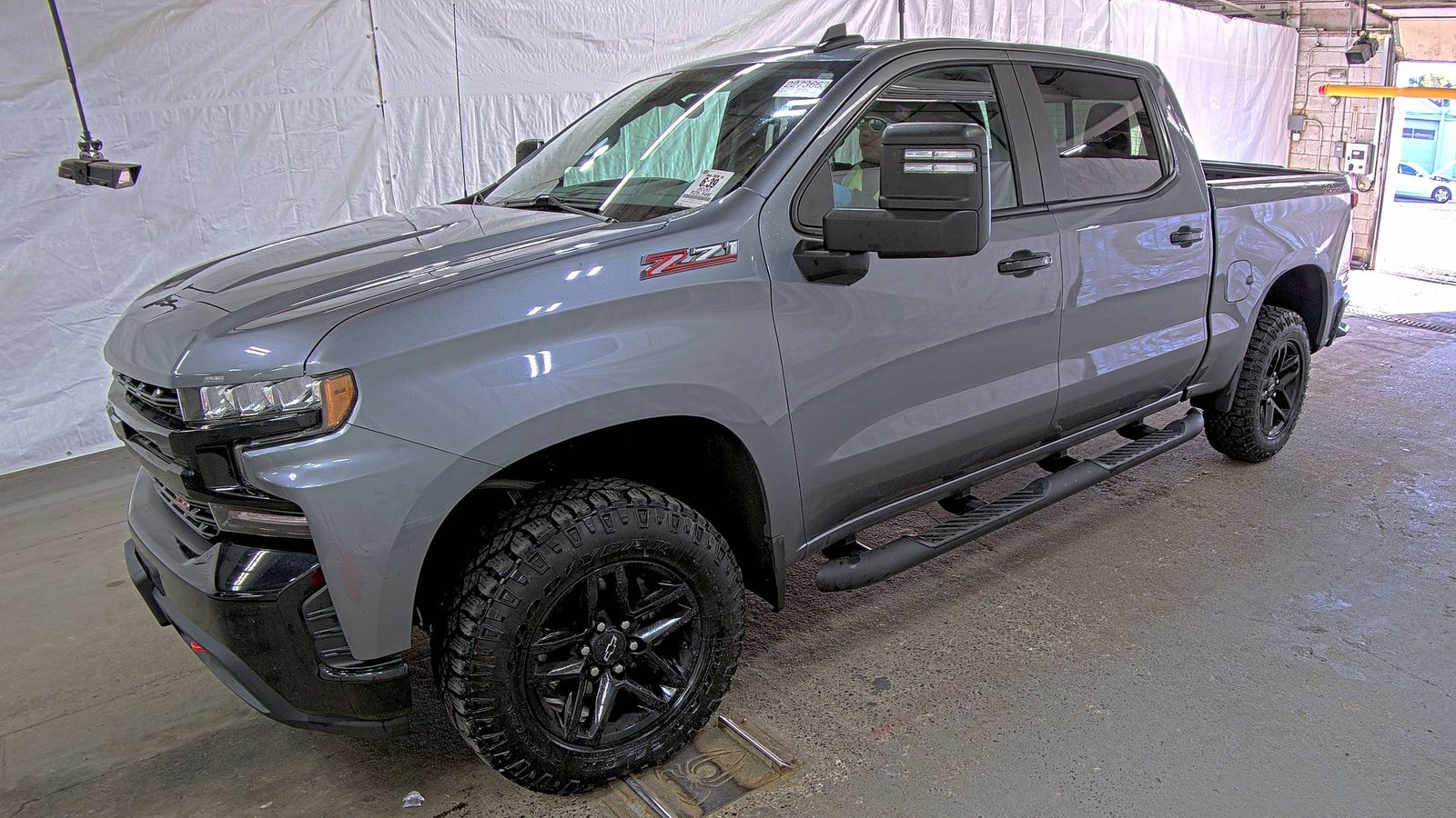 CHEVROLET SILVERADO - 1