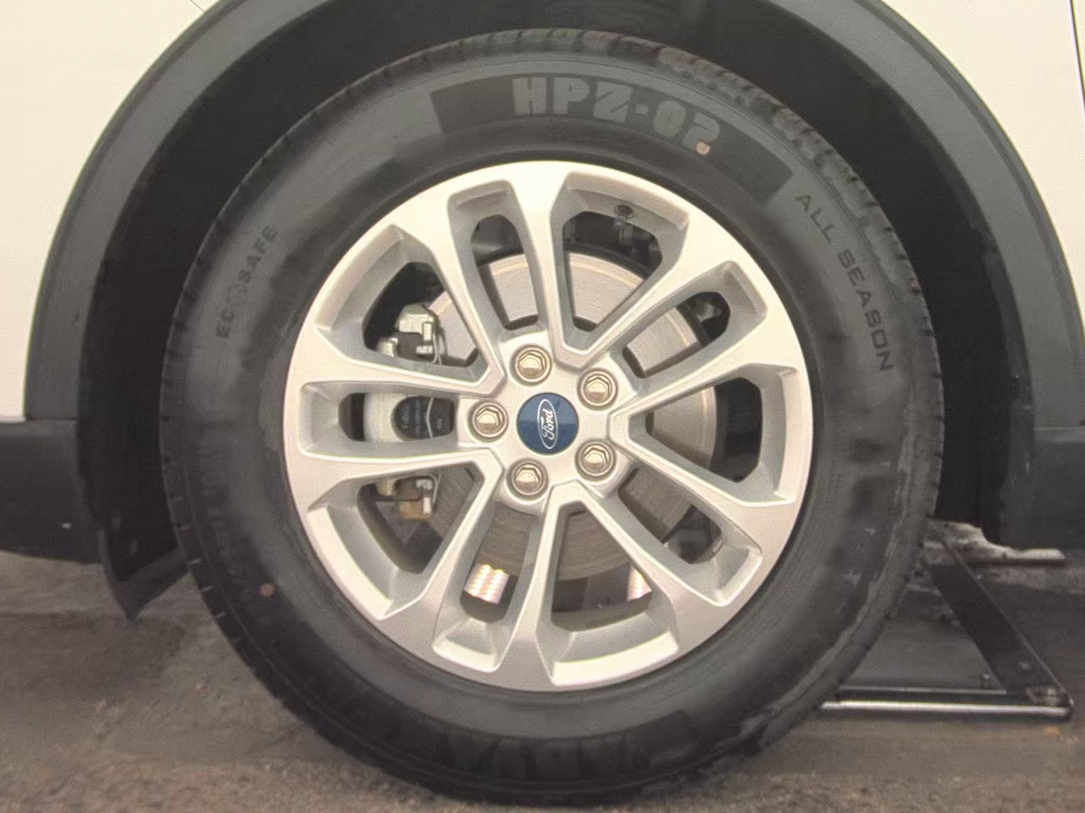 FORD ESCAPE - 10