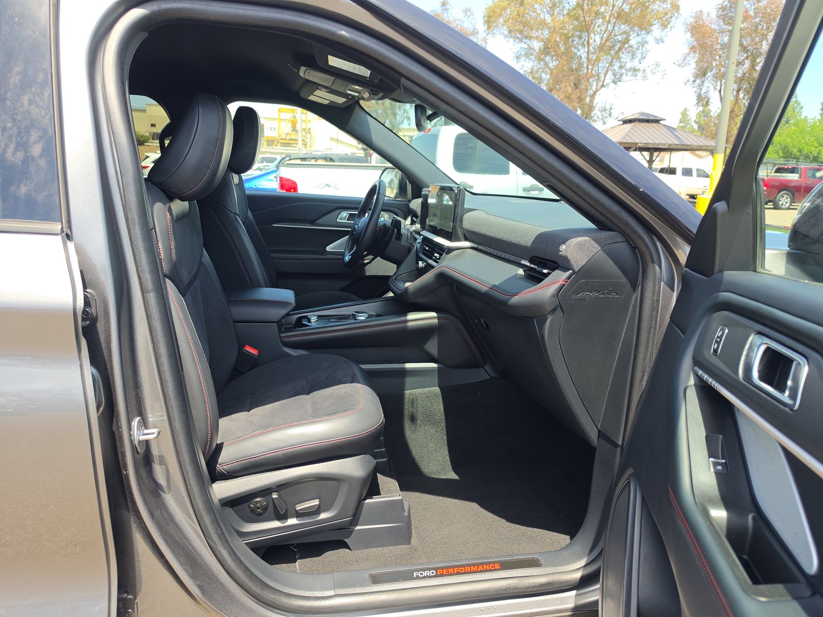 FORD EXPLORER - 9