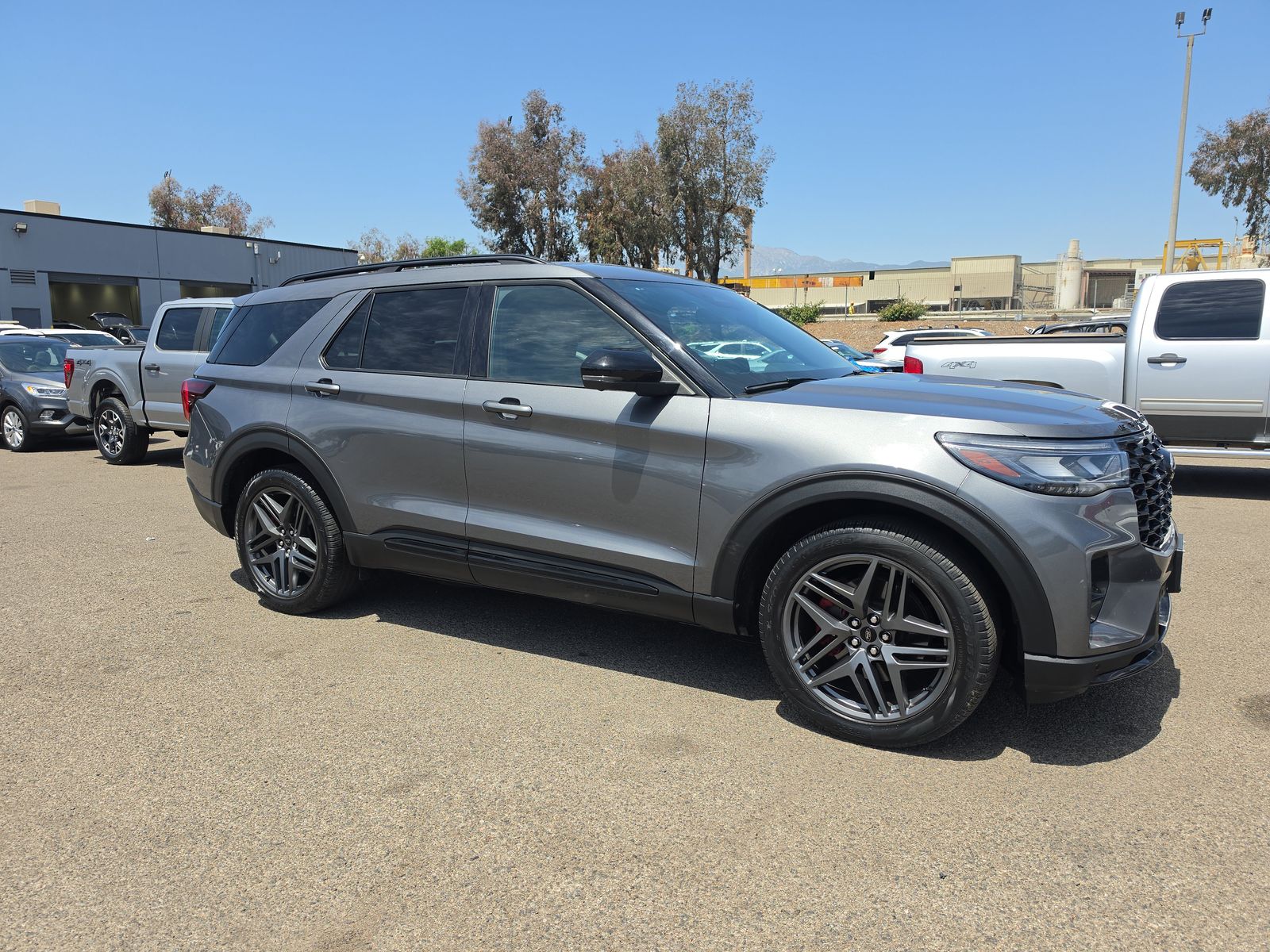 FORD EXPLORER - 4