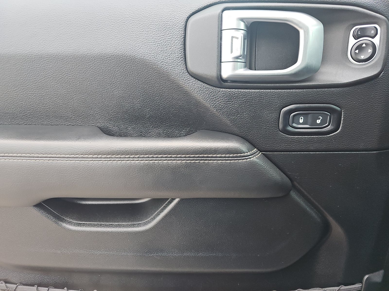 JEEP GRAND CHEROKEE - 10