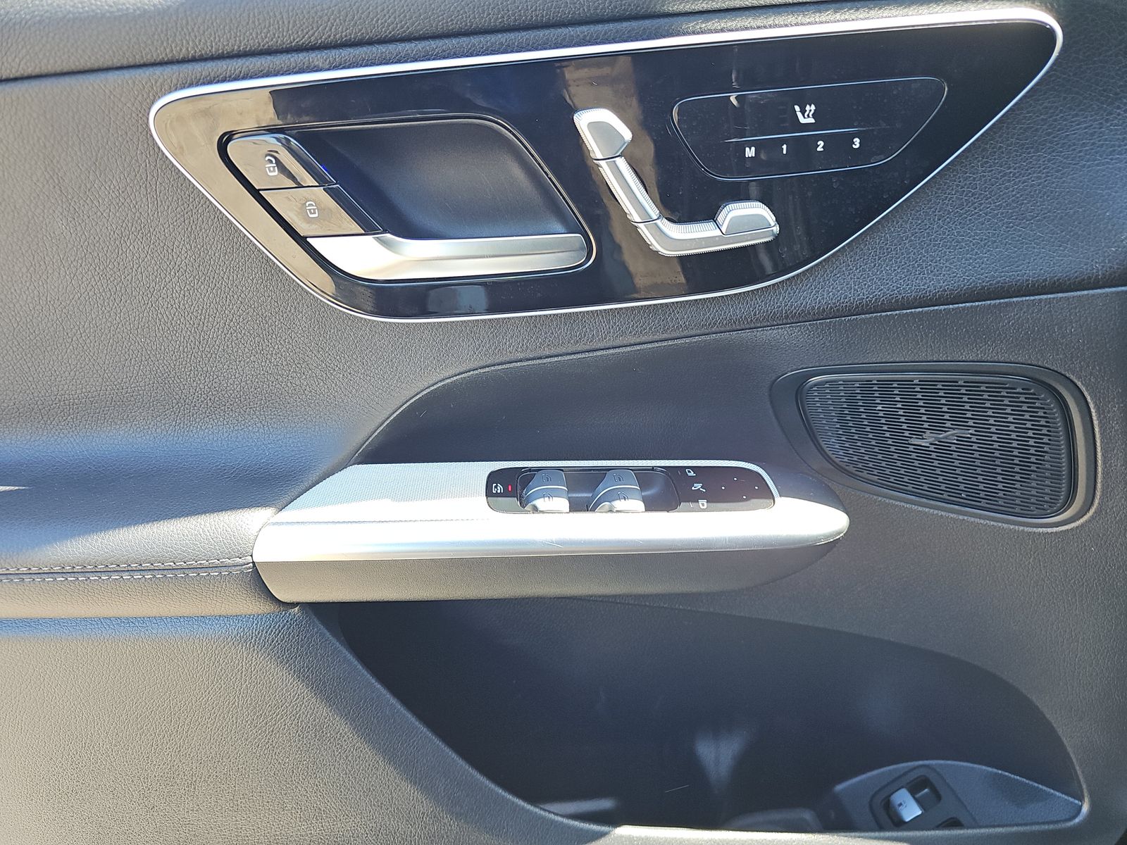 MERCEDES-BENZ GLC - 10