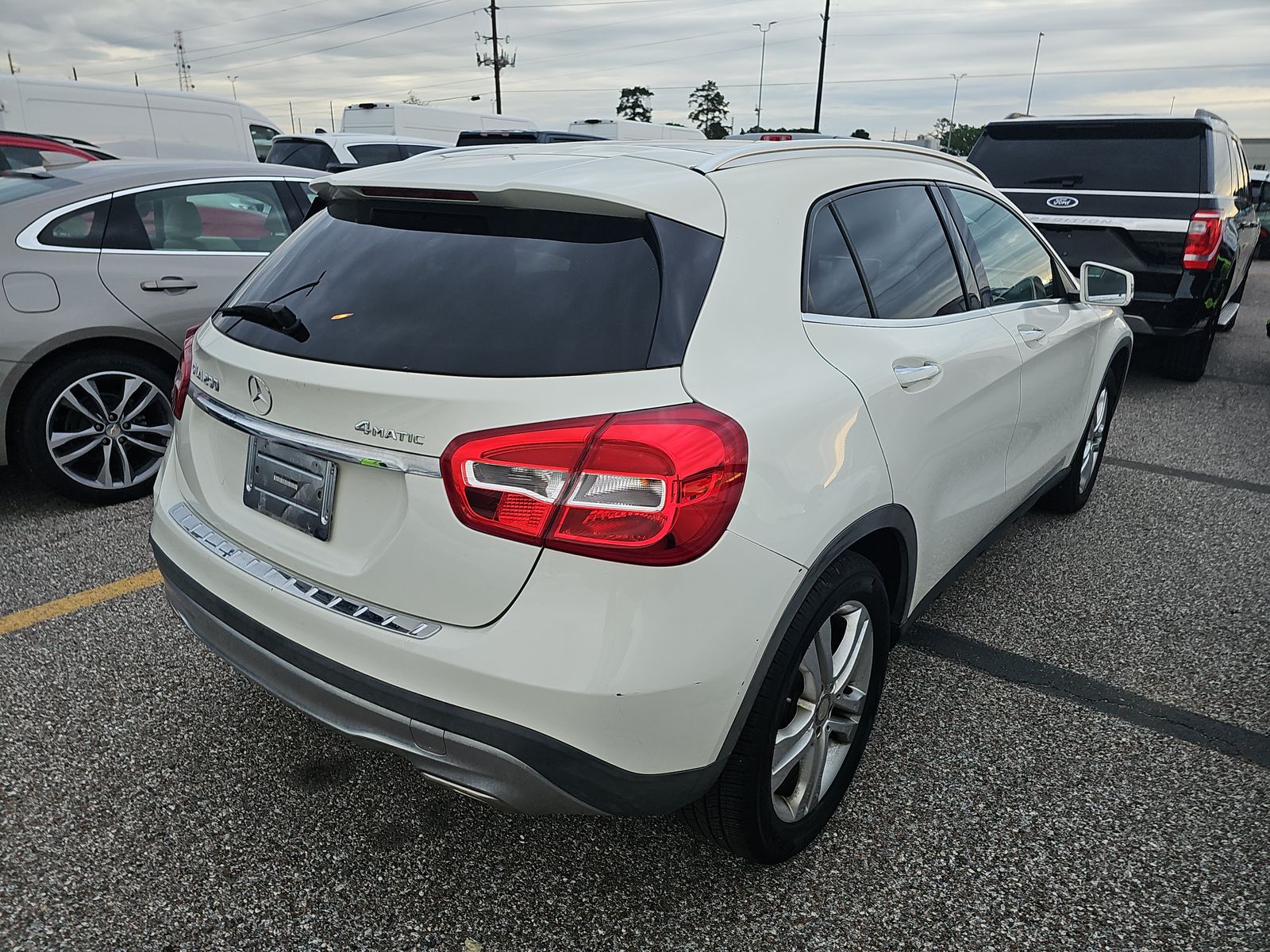 MERCEDES-BENZ GLA - 5