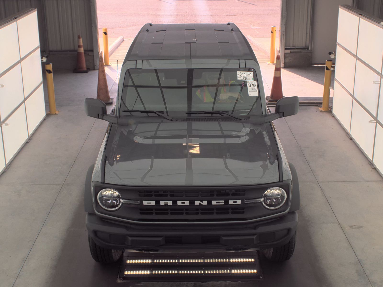 FORD BRONCO - 3