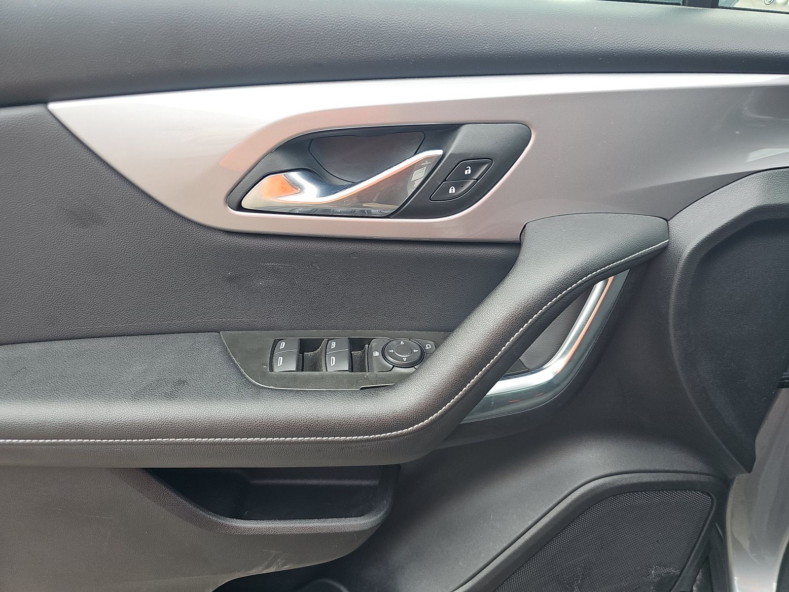 CHEVROLET CAMARO - 10