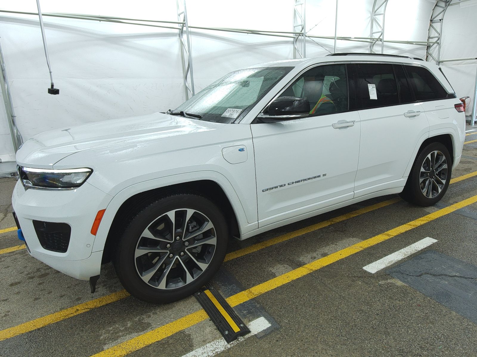 JEEP GRAND CHEROKEE - 1