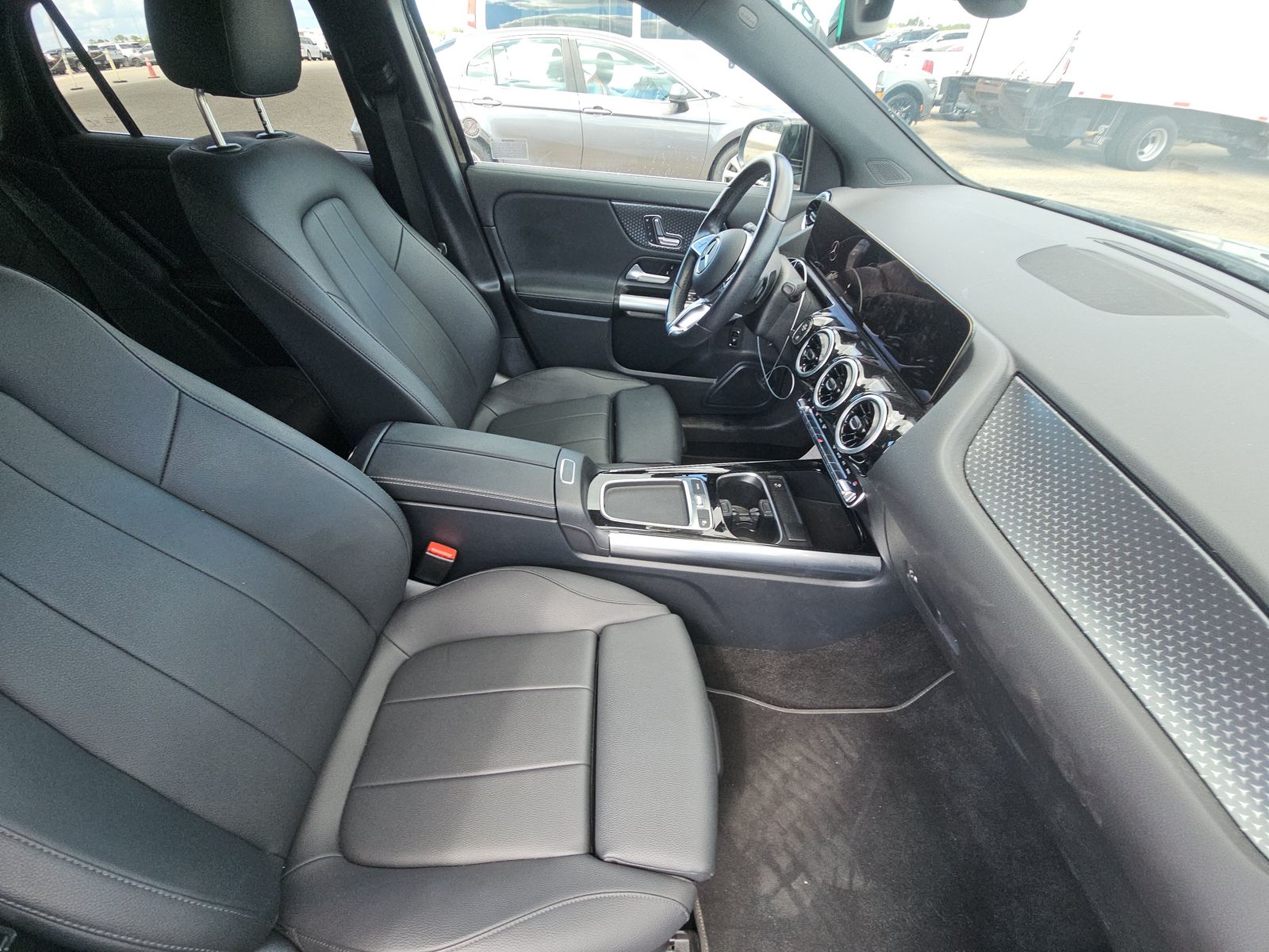 MERCEDES-BENZ GLA-CLASS - 9